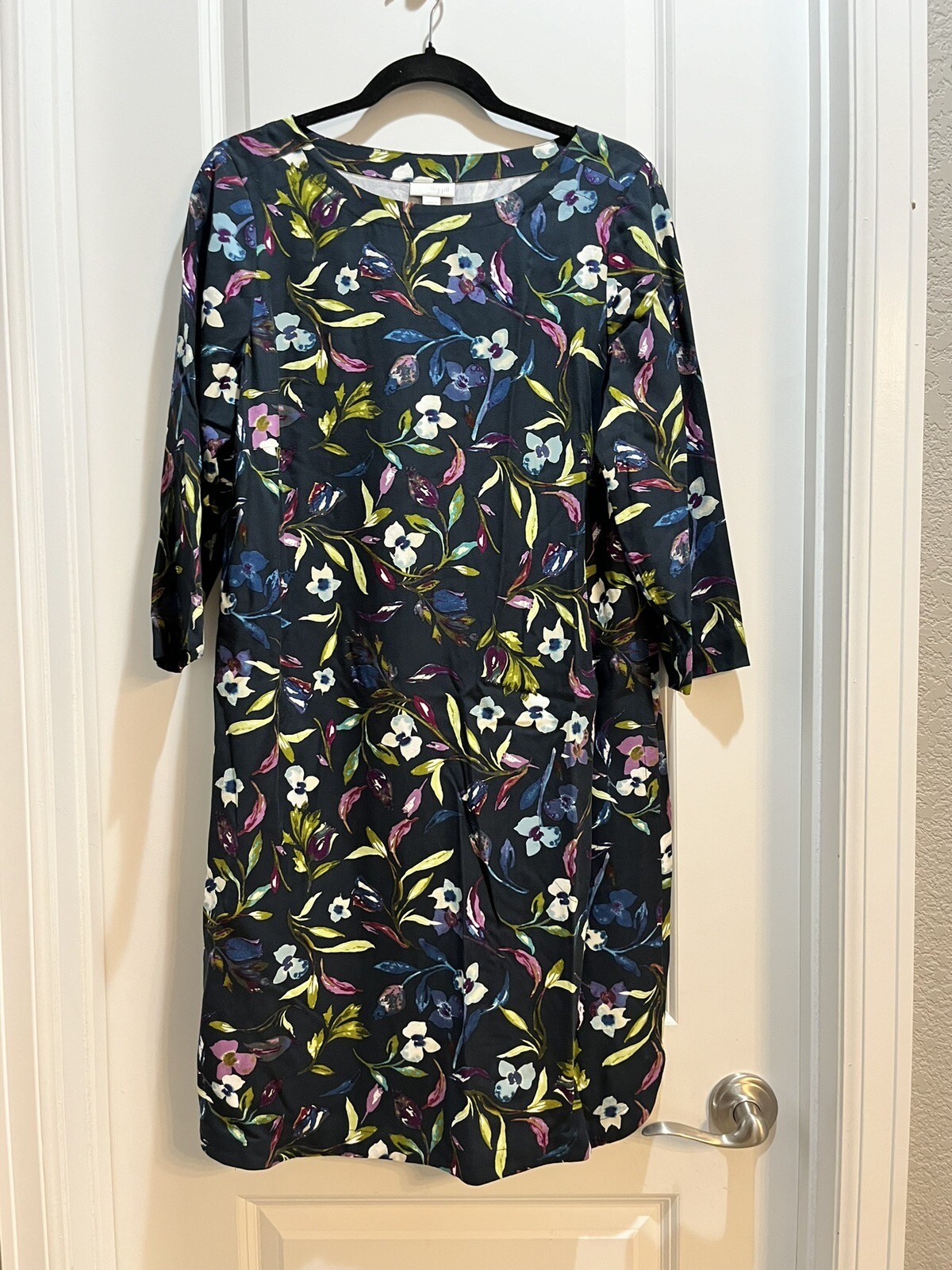 J Jill Blue Floral Shift Dress 3/4 Sleeve Round Neck Rounded Hem Med Length 39”