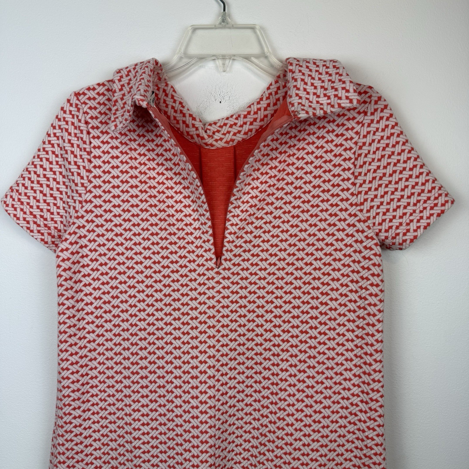 Tyler Boe Light Coral & White Shift Dress Retro Print Mod Knit Pockets Sz XS EUC