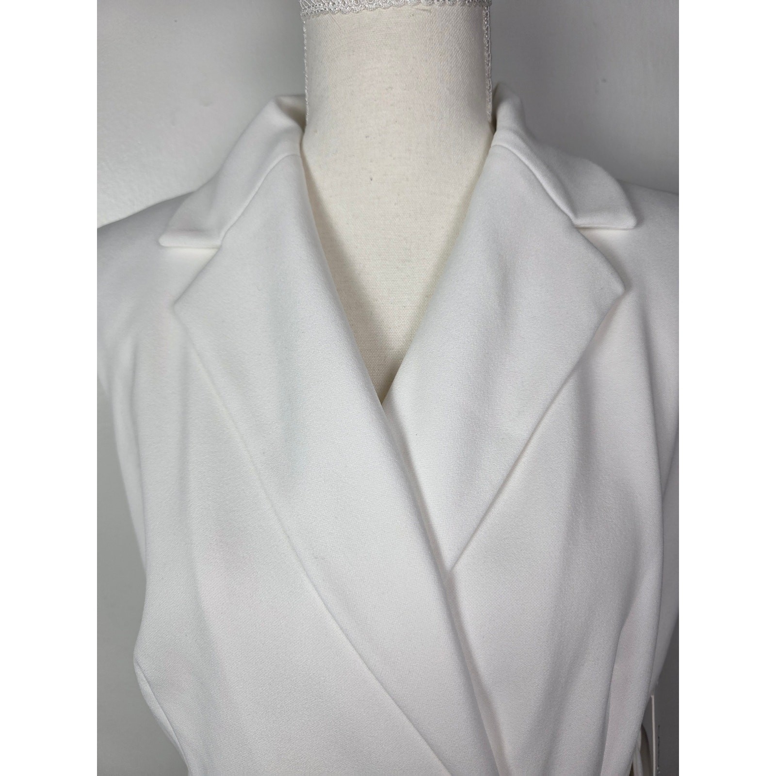 Calvin Klein White Belted Sheath Dress Size 6 Sleeveless RP $146 Elegant Blazer