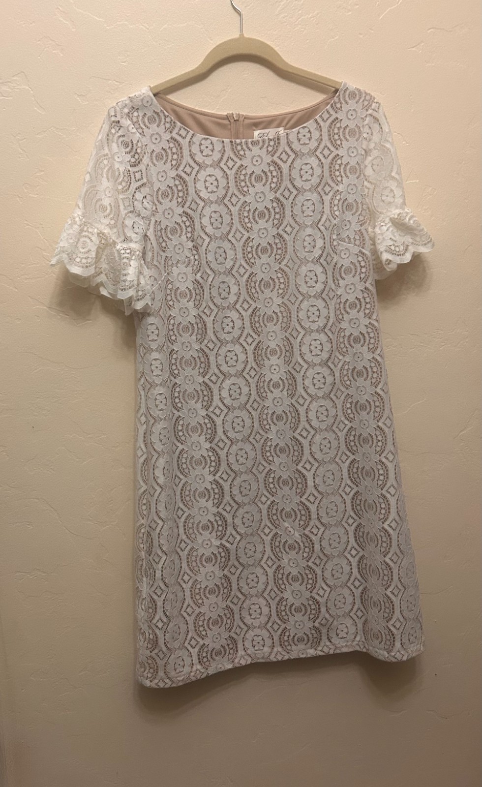 NWOT Eliza J lacy sheath dress, size 12, short bell sleeves, knee lenght