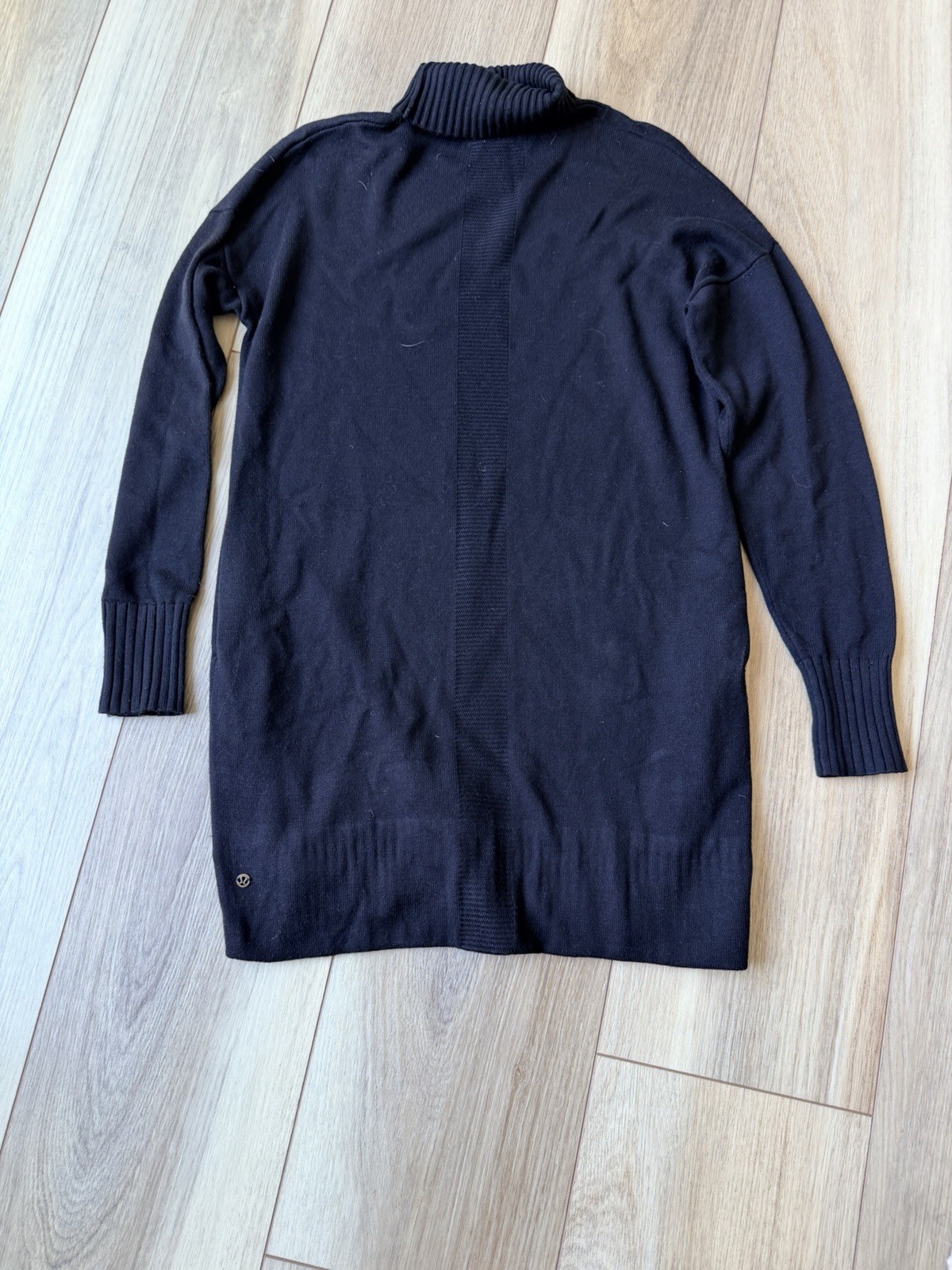 Lululemon Sweater Dress 5% Cashmere Size Small Black