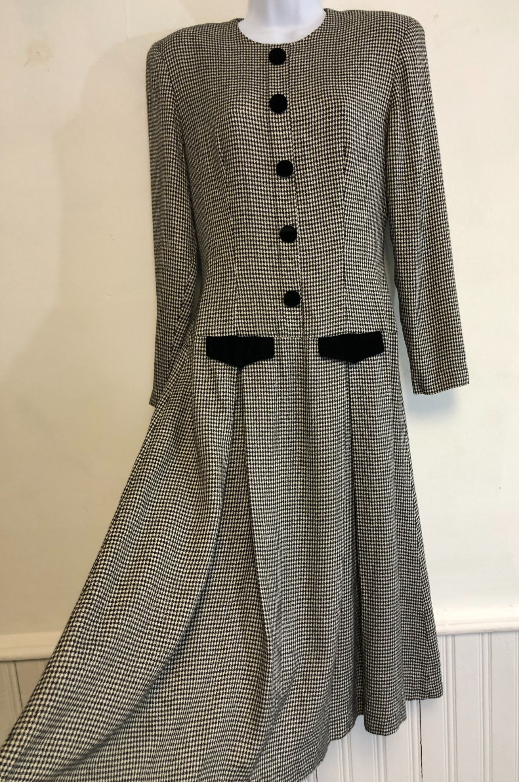 Vintage womens Fit & Flare Houndstooth Riding Dress Size 6 Pleated S.G. Gilbert