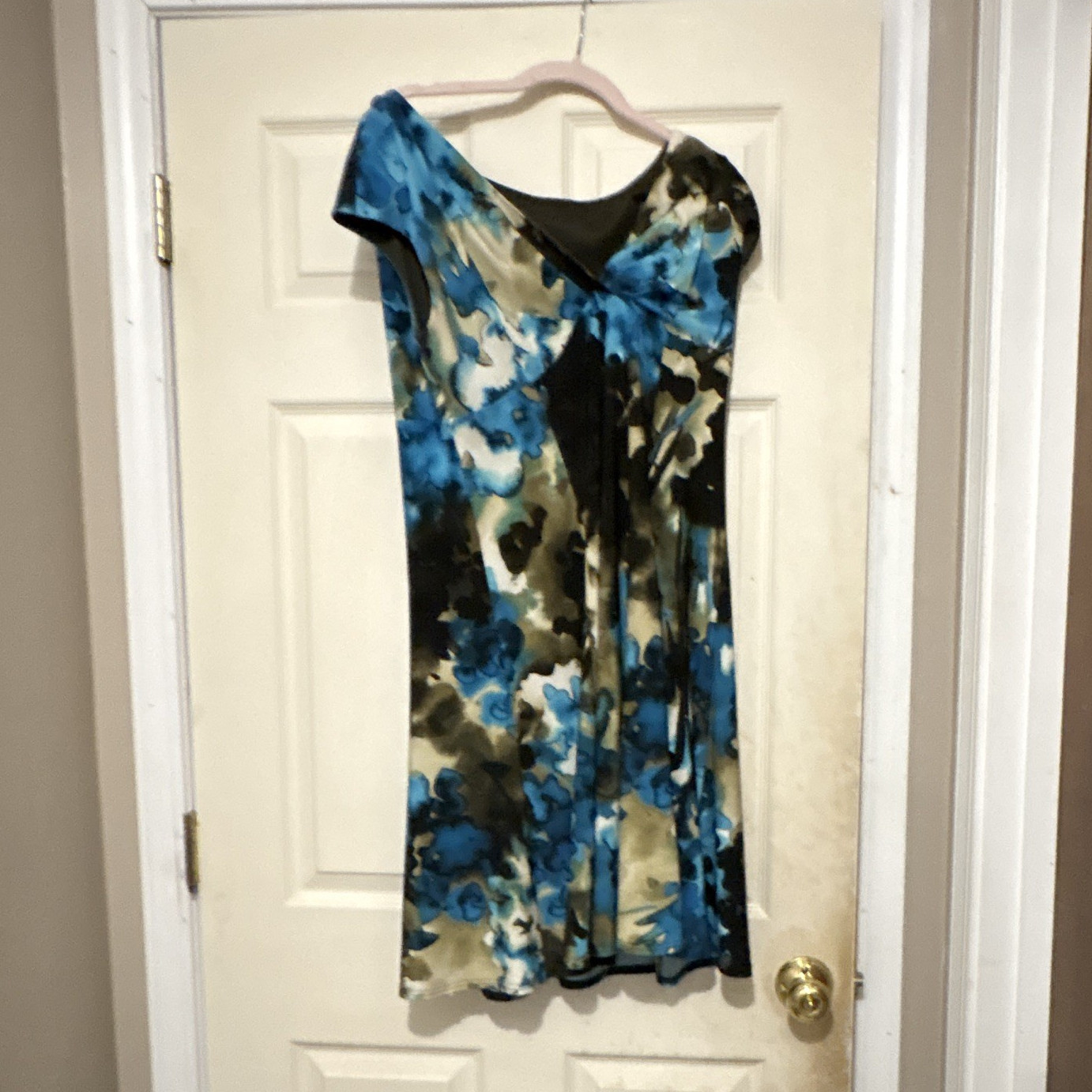 Jones Wear Women’s Size 12 Blue/Black/Beige Floral A-Line V-Neck Dress