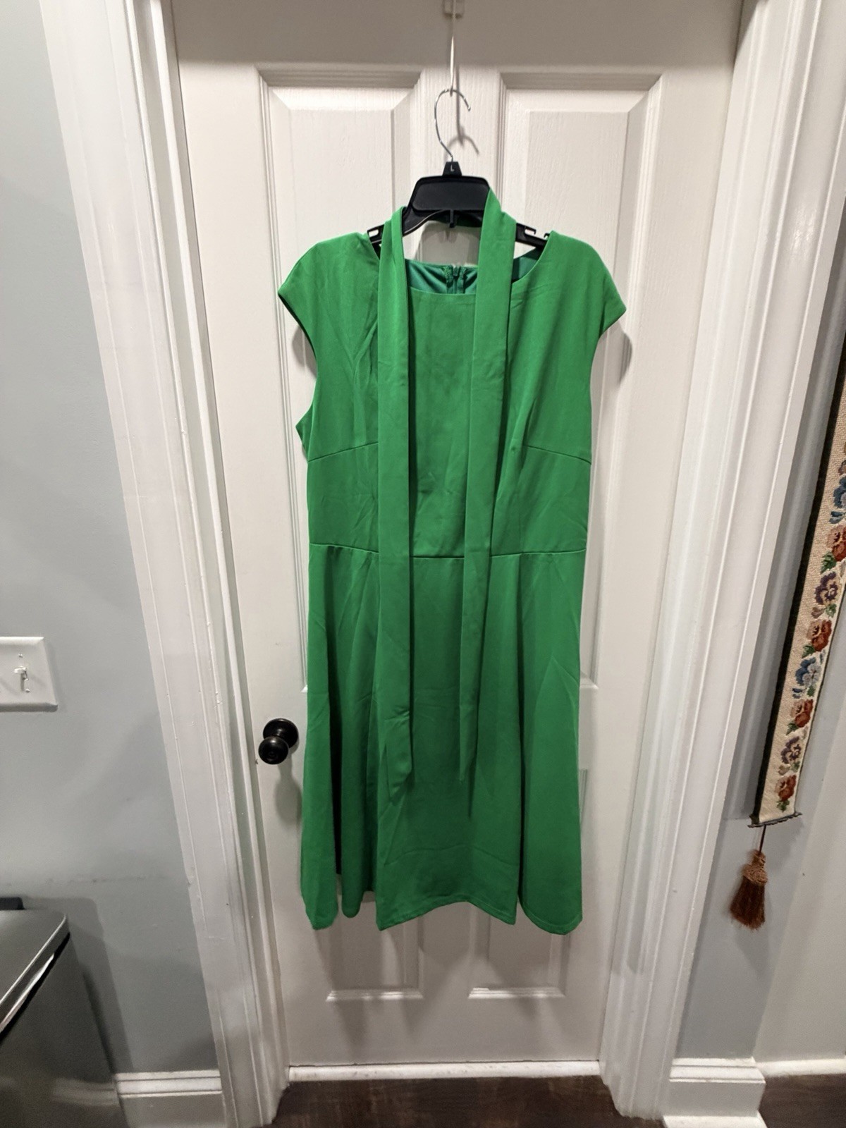Dress Tells Women’s 3XL Green Solid Round Neck Sleeveless A-Line Knee Dress