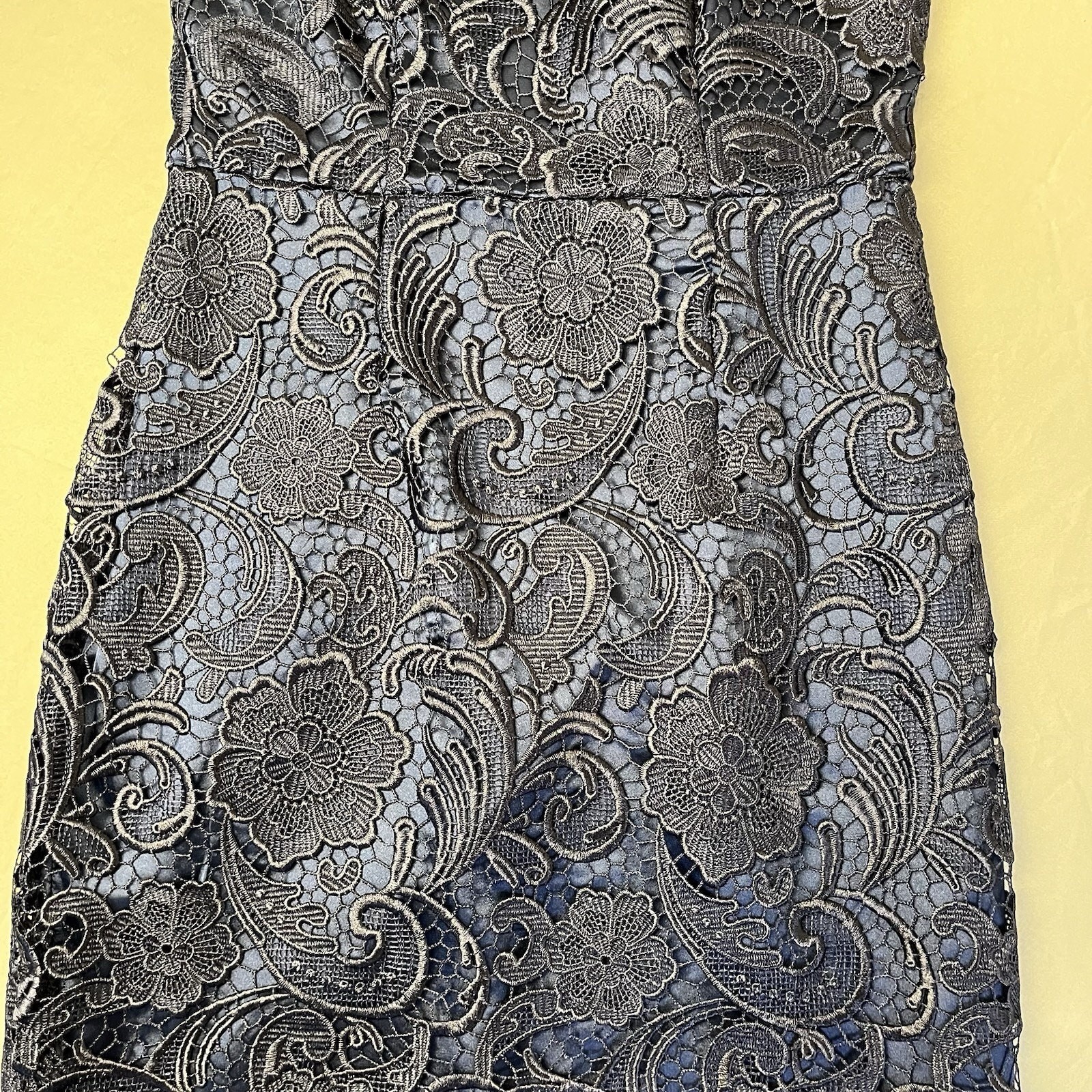 DECODE 1.8 Sheath Dress Sz 4 Womans Navy Blue Scalloped Floral Lace Cap Sleeve