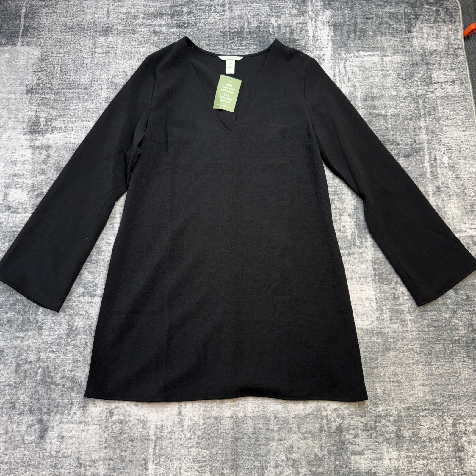 H&M Dress Womens Medium Black V-Neck A-Line Tunic Mini LBD Party Minimalist