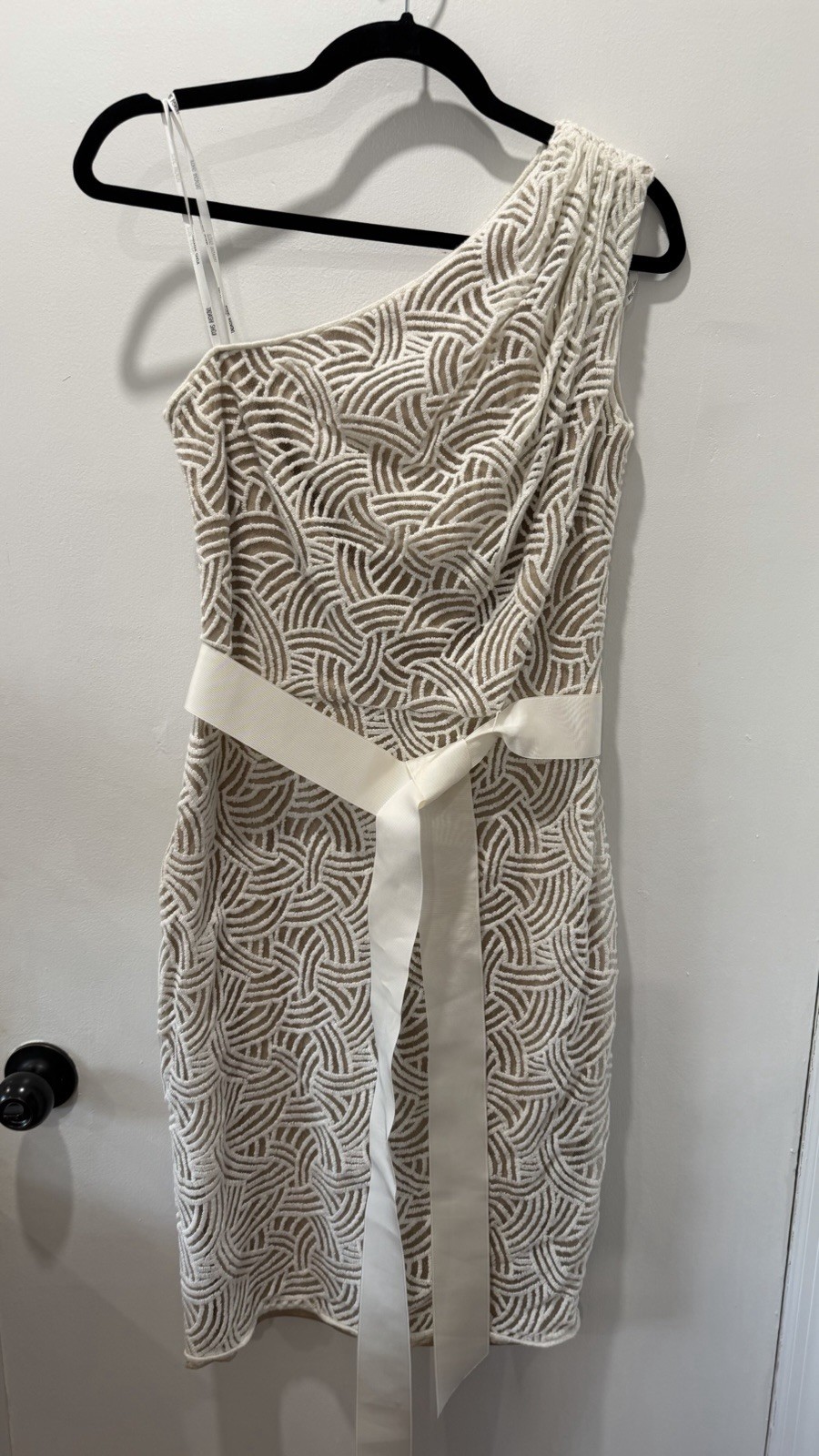 Tadashi Shoji Ivory Beige One-Shoulder Lace Sheath Dress Bow Accent Size 6