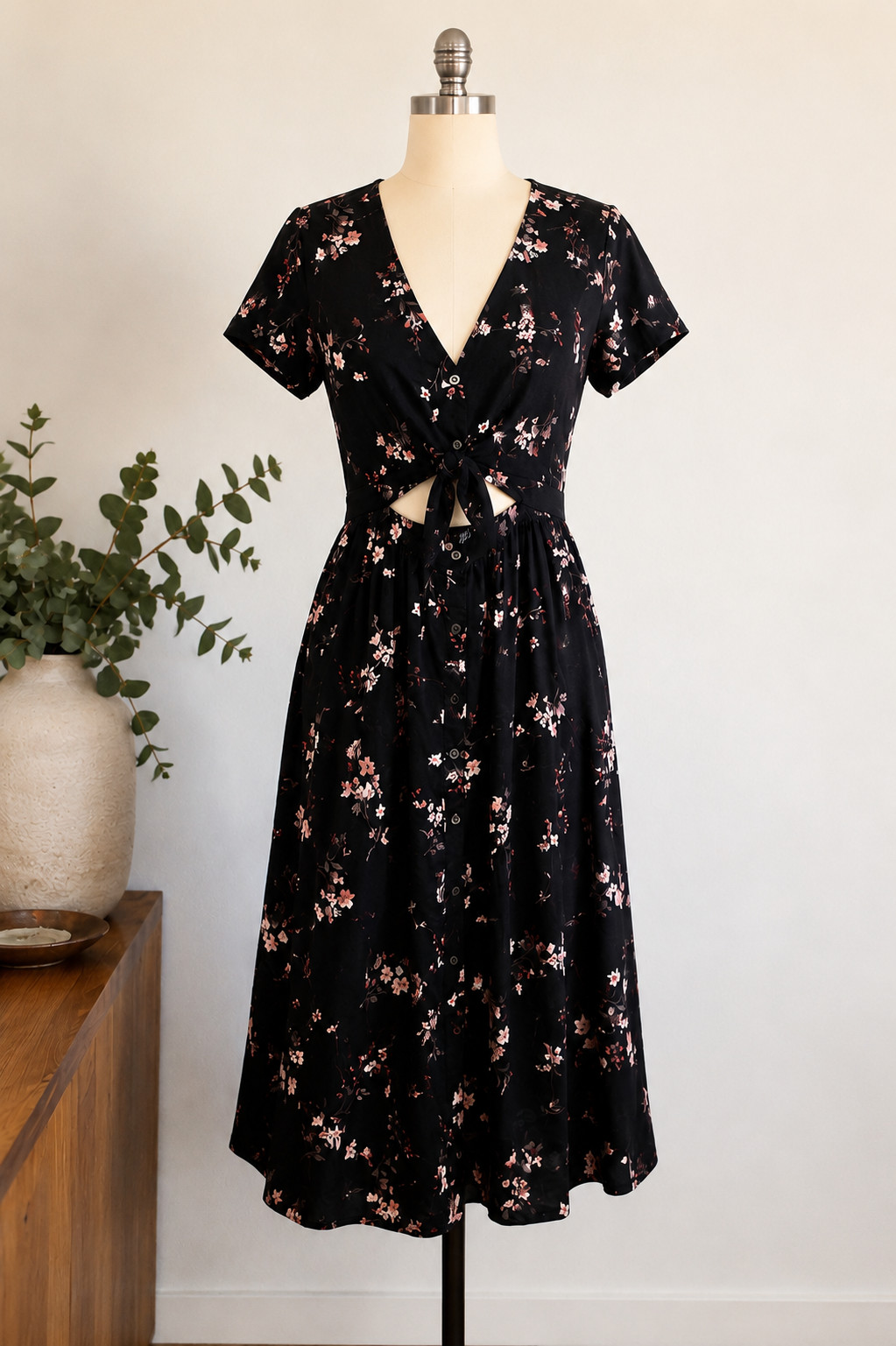 Black Floral Midi Shirt Dress – Button & Tie Front – Pockets! – Women’s Size M