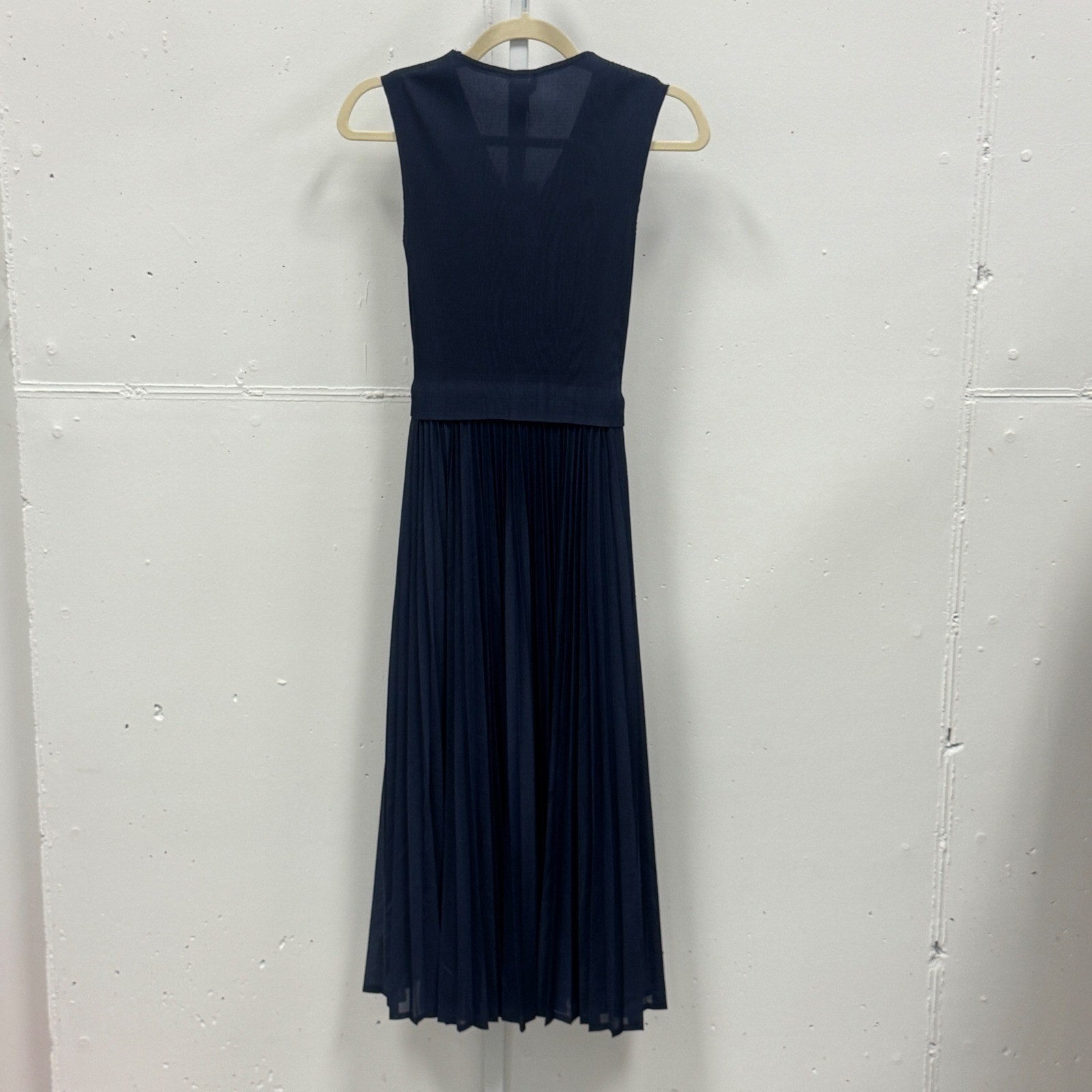NWT Current Air Navy Blue Pleated V-Neck Sleeveless Midi Dress Stretch Top Small