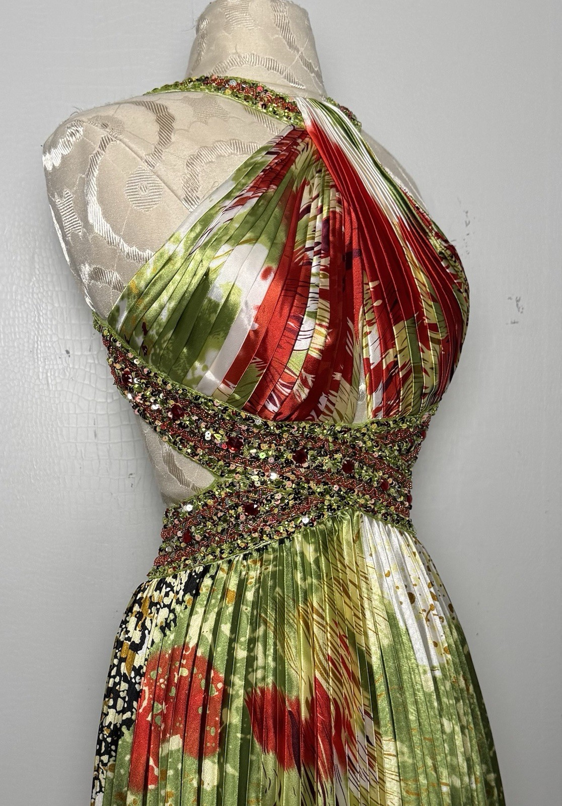 NWT Beaded Halter Open Back Pleated Tropical Print Formal Evening Gown S/M