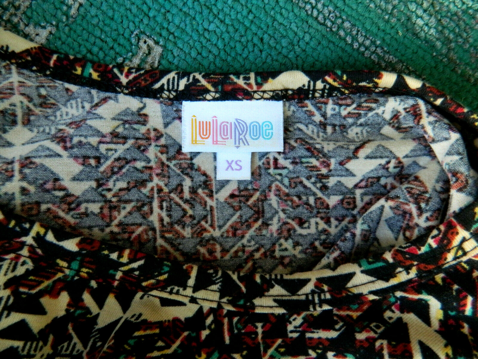 LULAROE ‘SIMPLY COMFORTABLE’ SHORT SLEEVE DRESS SZ XS MULTICOLOR NWOT