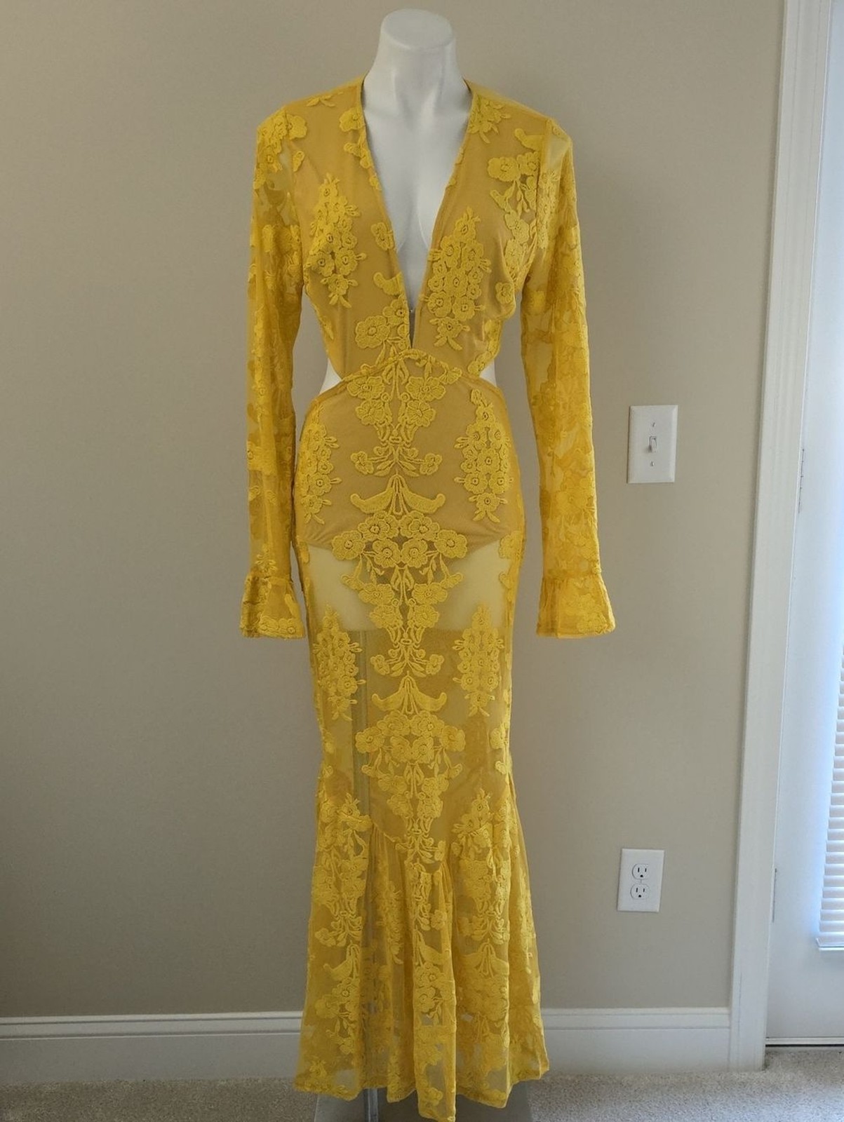Fore Embroidered Sheer Lace Long Bell Sleeve Open Back Maxi Dress Size Large