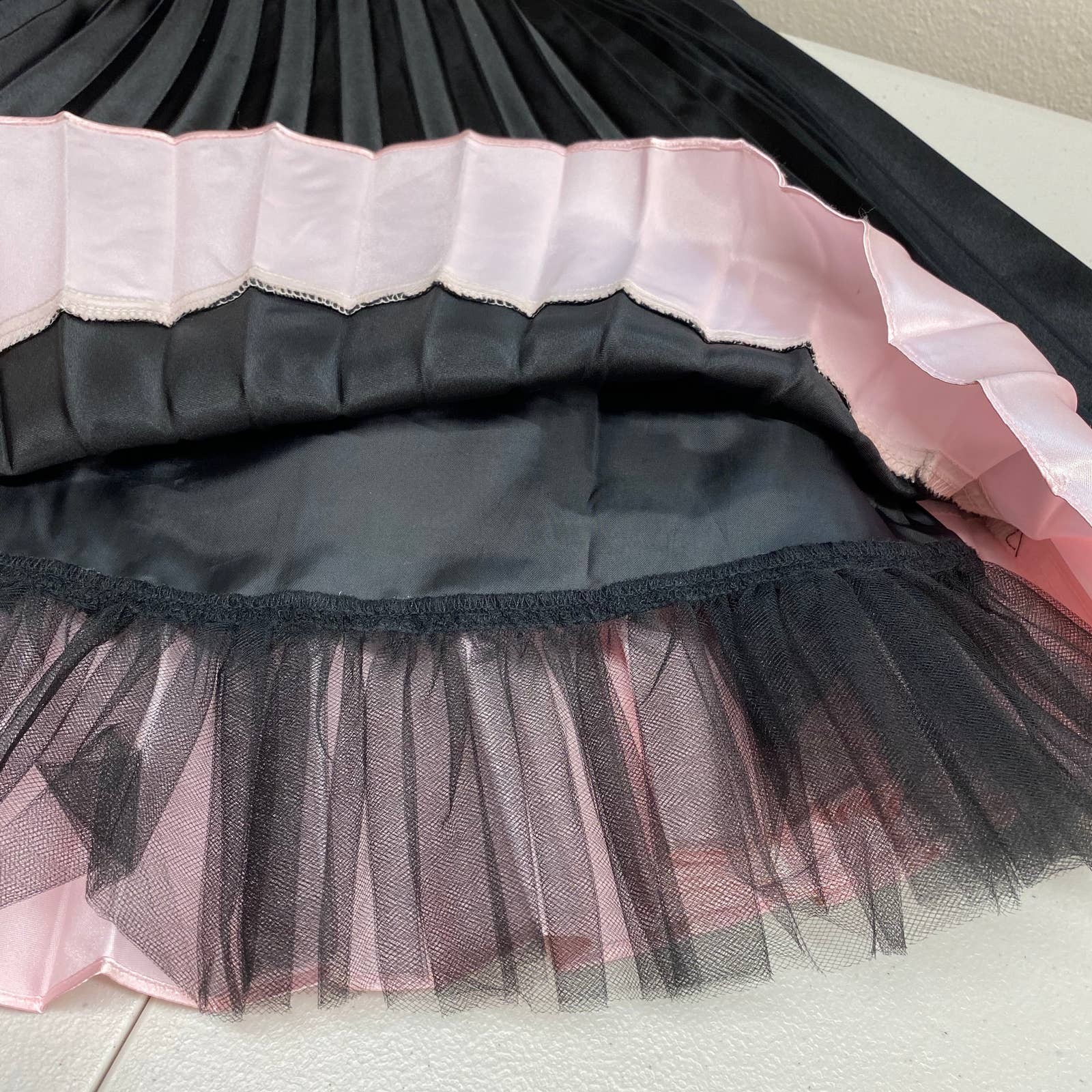 Vtg Jessica McClintock for Gunne Sax Black Pink Pleated Satin Cocktail Dress XS