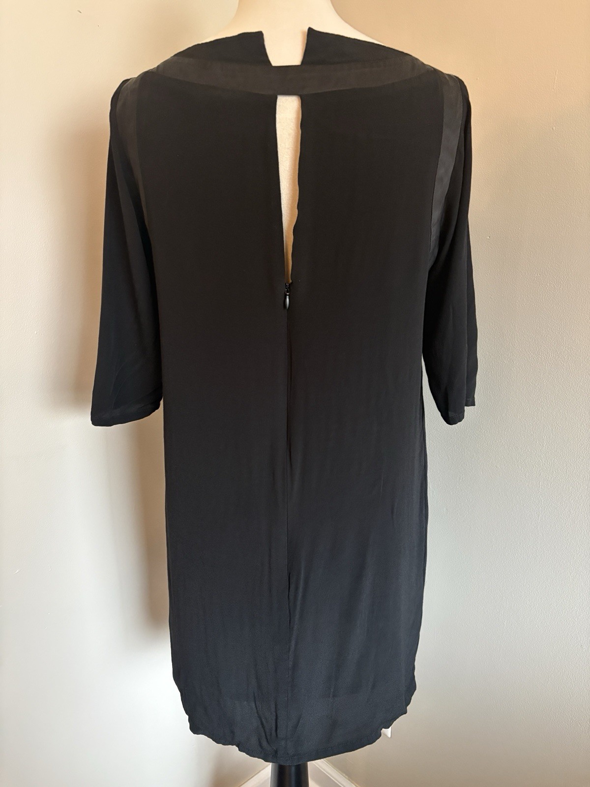 GINLEE Black Shift Dress Lined Half Sleeve Soft Quiet Luxury Minimalist Sz Small