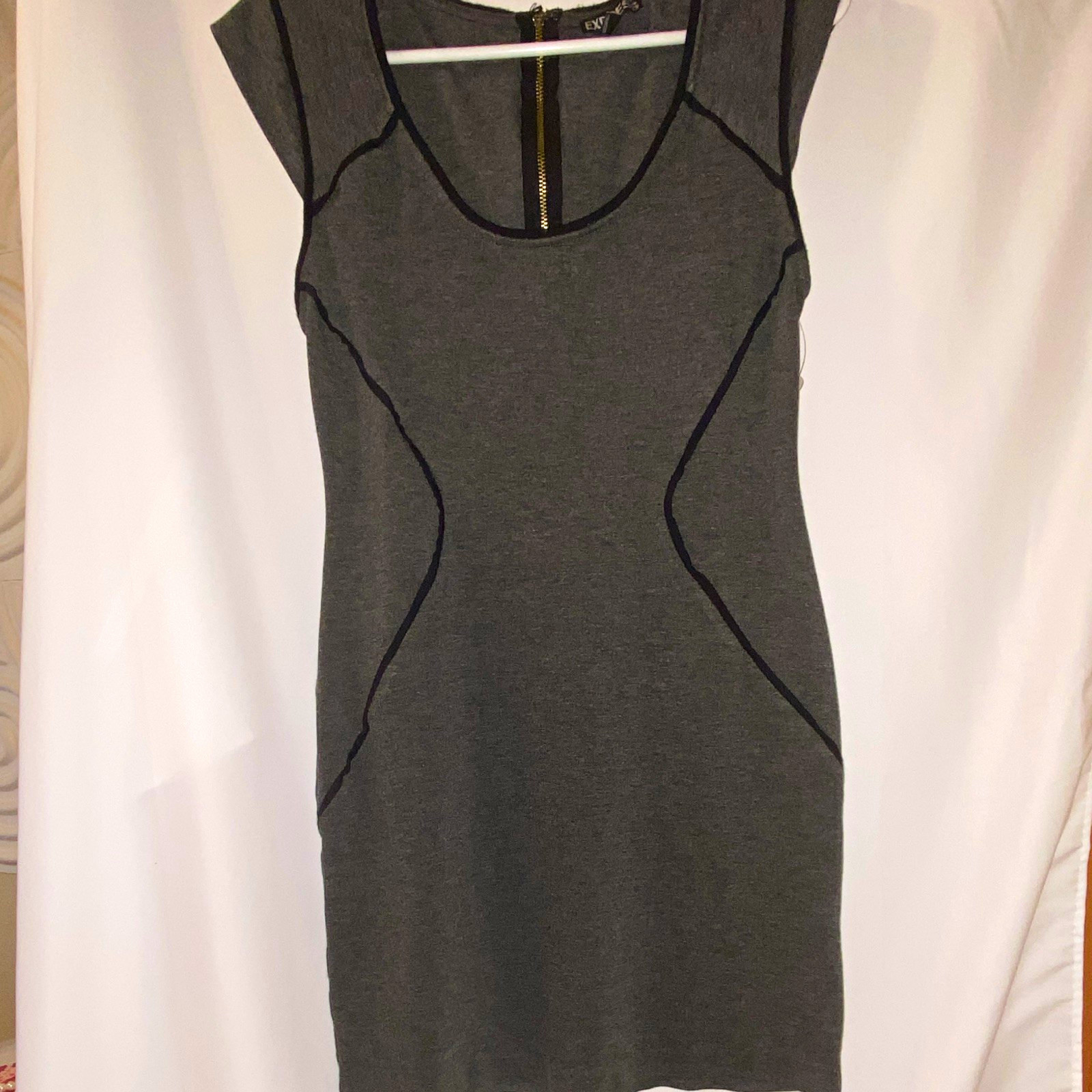 Express Gray/Black Solid Scoop Neck Cap Sleeve Bodycon Sheath Dress 8