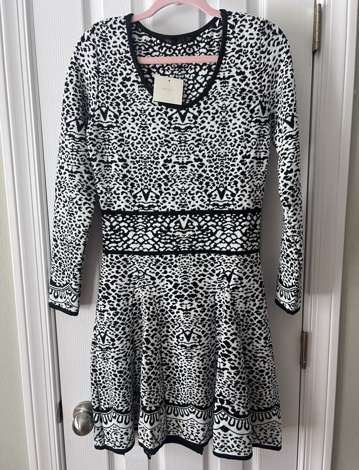 fraiche by J Fit & Flare Leopard Knit Dress Black/White Scoop Neck L