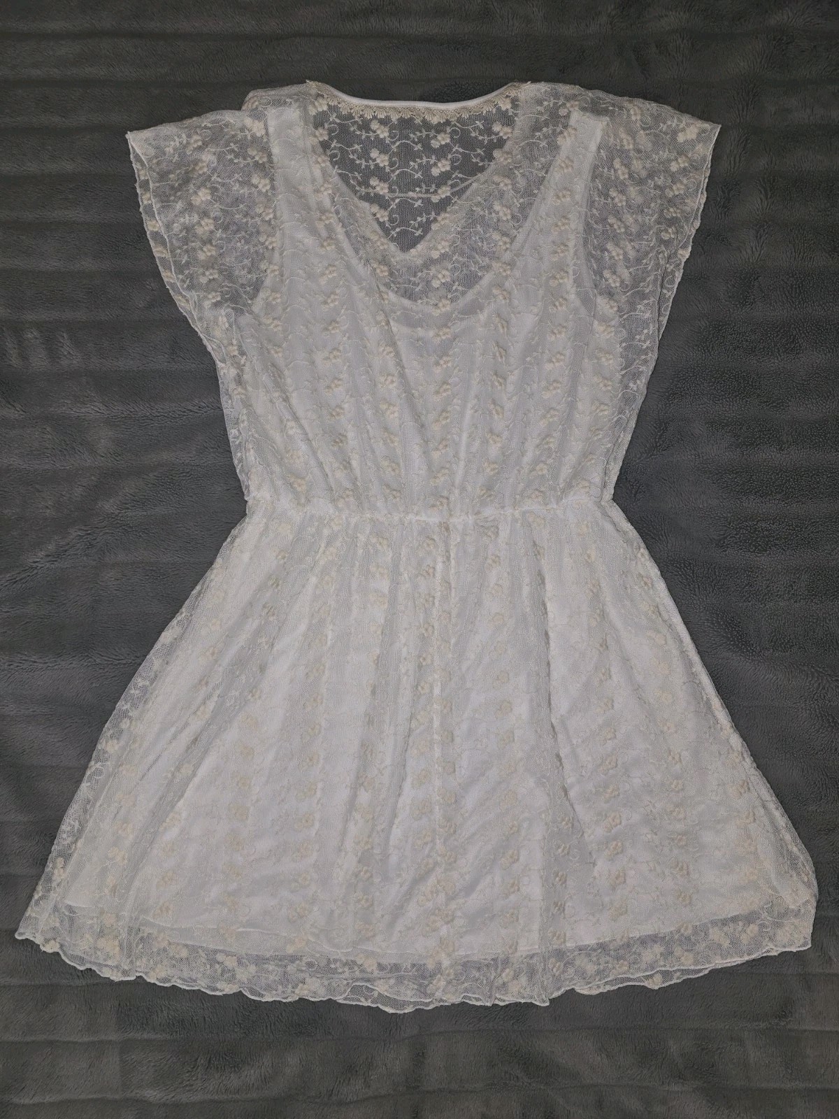 Beauriful Sequin Hearts Floral Design Off-white Dress Size Large see pics
