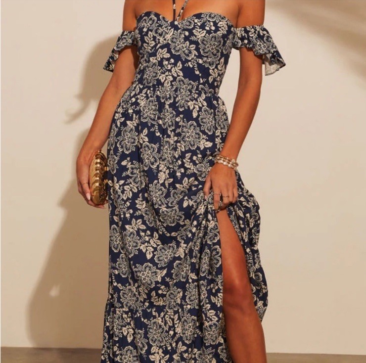 NWT Vici Acacia Floral Off The Shoulder Halter Maxi Dress Size Large Blue White