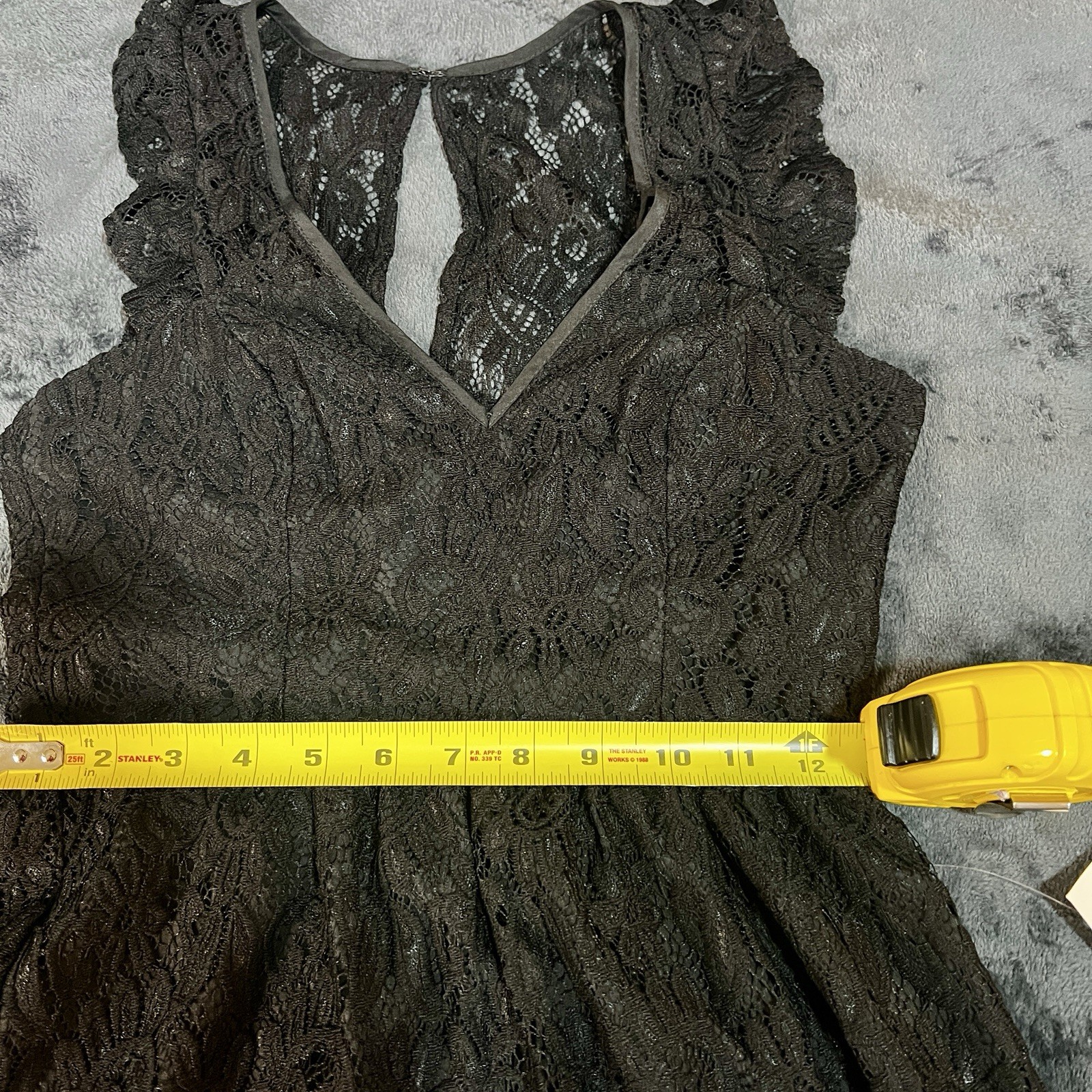 New BCBG Generation Wms Lace Floral V Neck Pleated Mini Little Black Dress 4