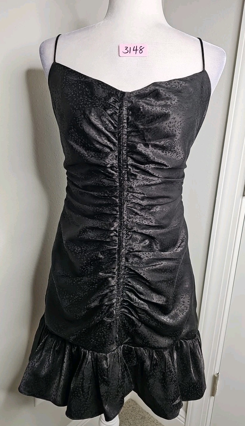 ASTR Black CINCHED Ruched Front OPEN BACK FLOUNCE HEM Mini Dress Size Medium M