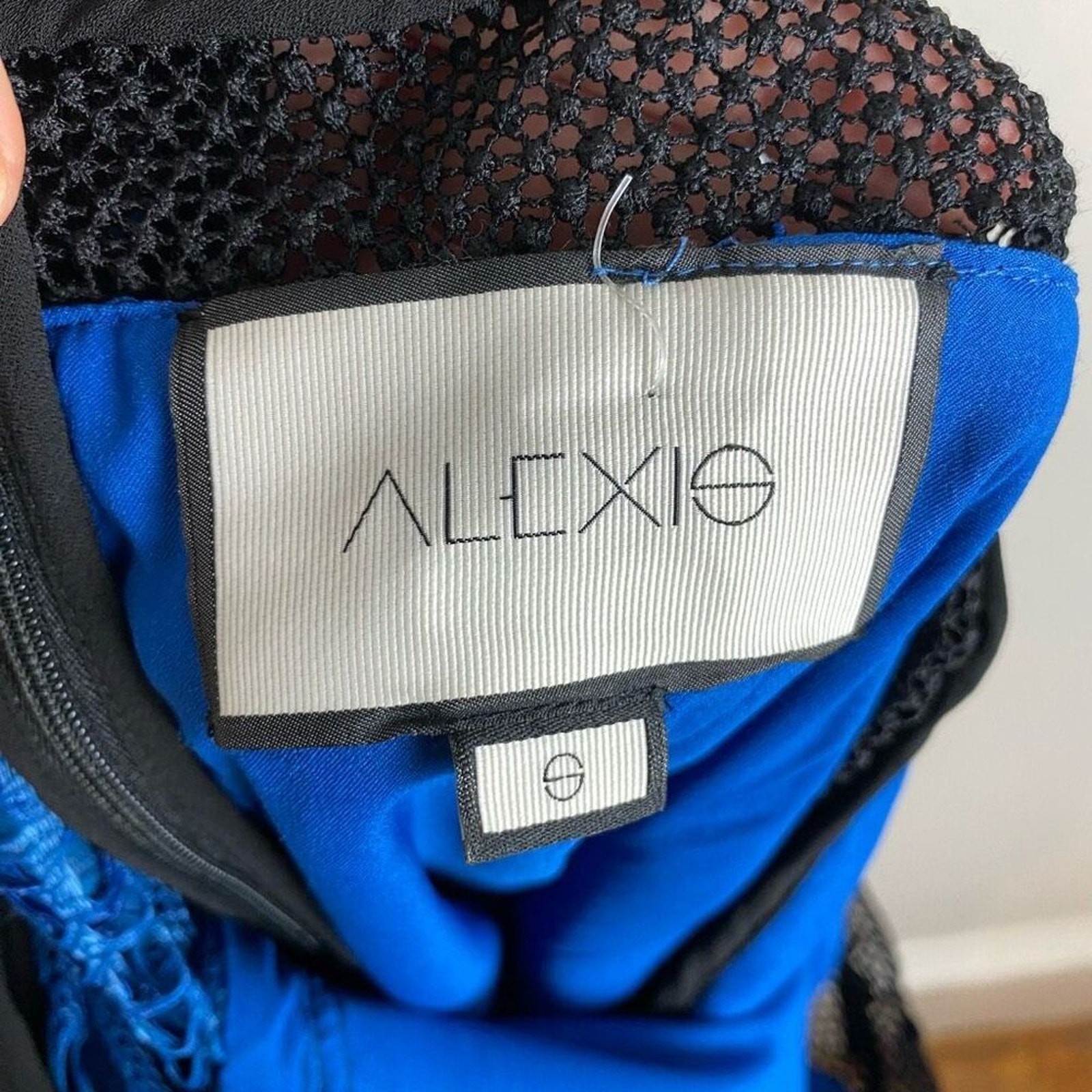 ALEXIS Marlowe Cold Shoulder Lace Midi Dress Blue Small EUC K334