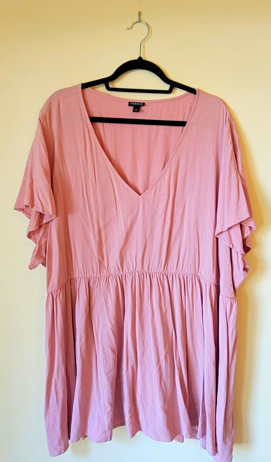 Torrid Plus Size 5 5X Pink V-Neck Flutter Sleeve Elastic Waist Tunic Top 28W