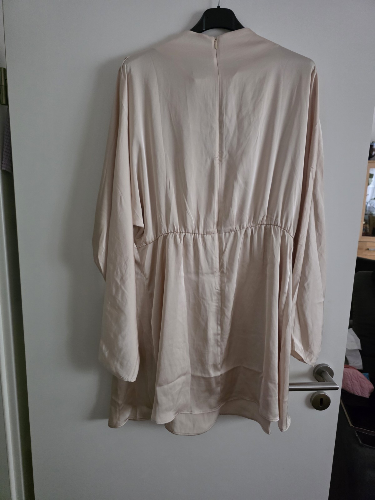Elegant satin look tunic by H&M size L