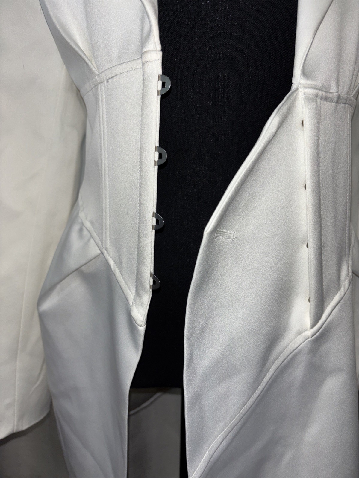 Akira Modern Chic Sleek Bodycon Structured White Satin Corset Blazer Dress SZ M