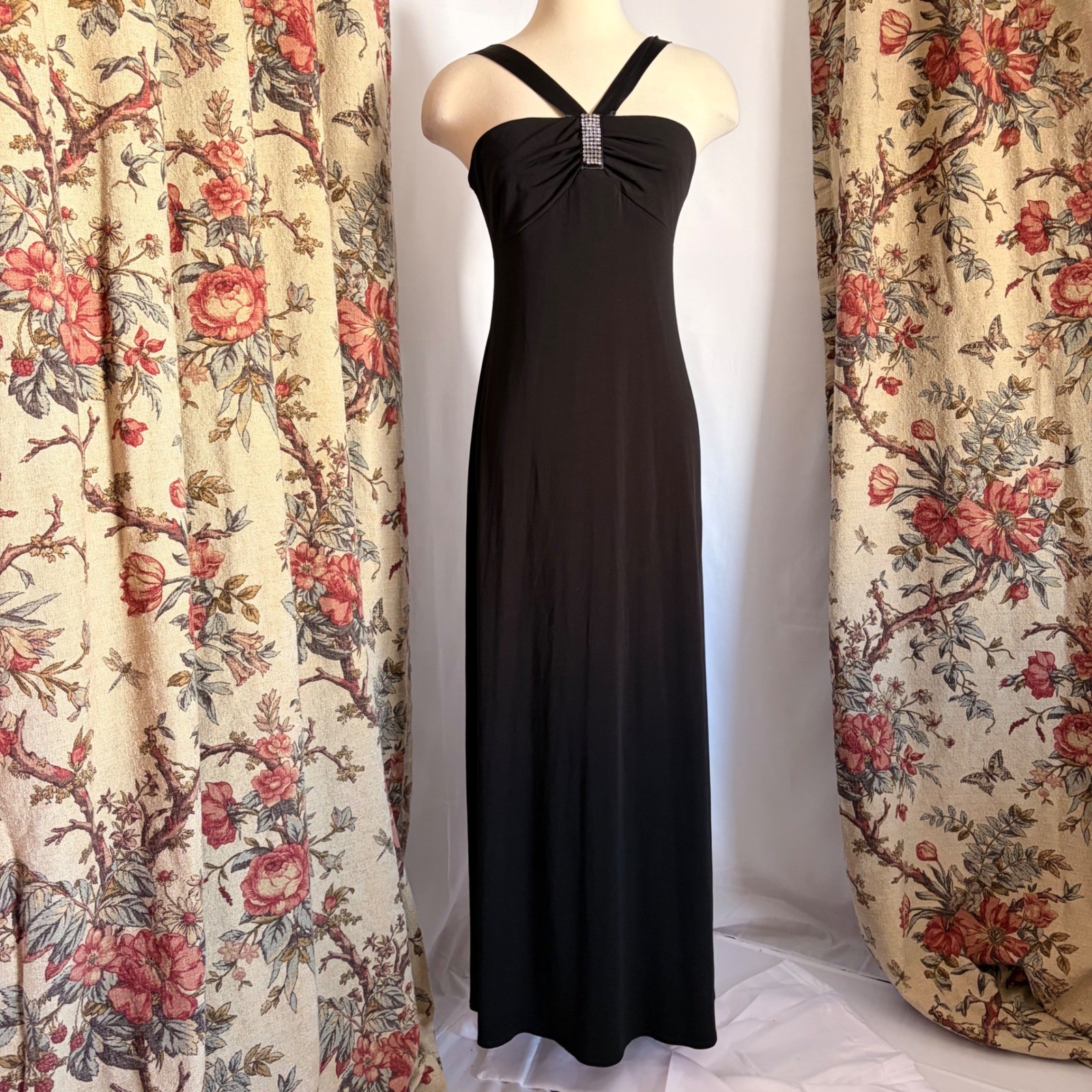 City Triangles Gorgeous flowy Black Maxi Dress/gown with Rhinestone Bust Detail