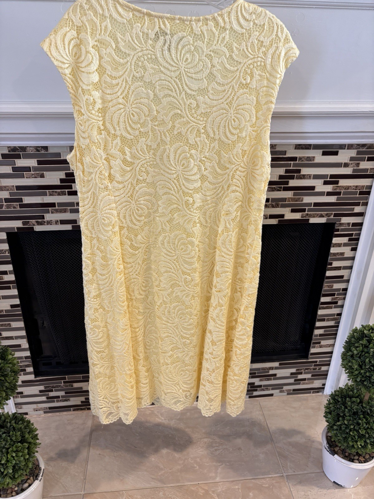 RN STUDIO Yellow Lace Sleeveless Cocktail Dress Size 18/ By RONNI NICOLE ✨