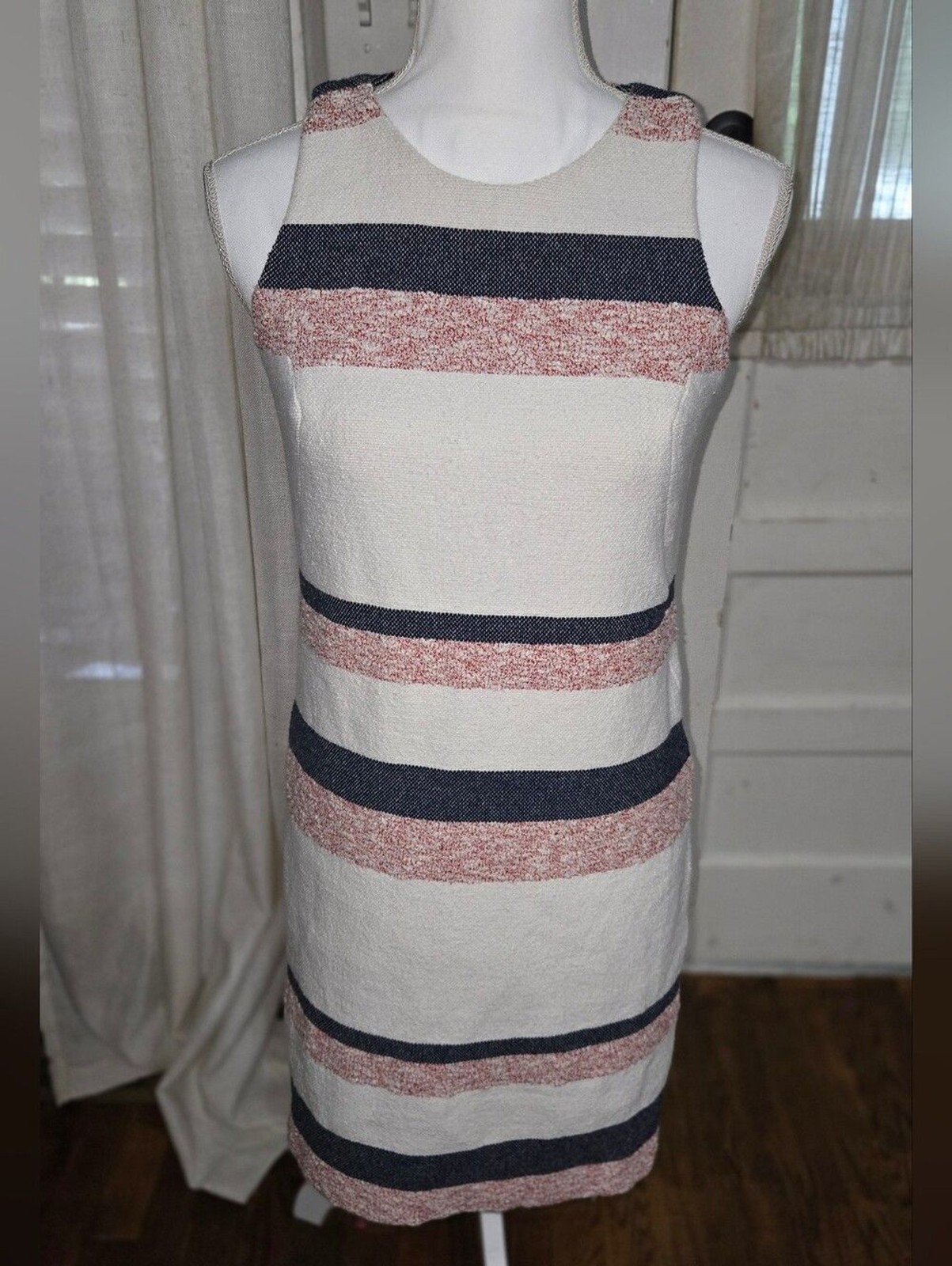 Ann Taylor Black Label on White Lining