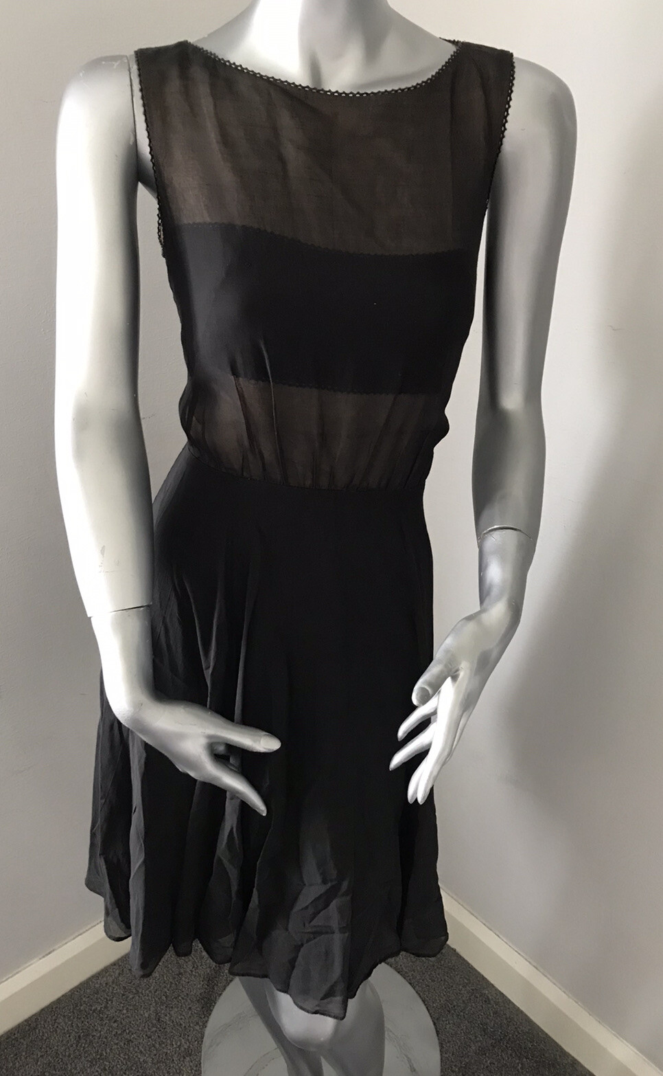 ❤️Acetate Cotton Blend Lined 1950’s Inspired Backless Skater Skirt Size 10❤️
