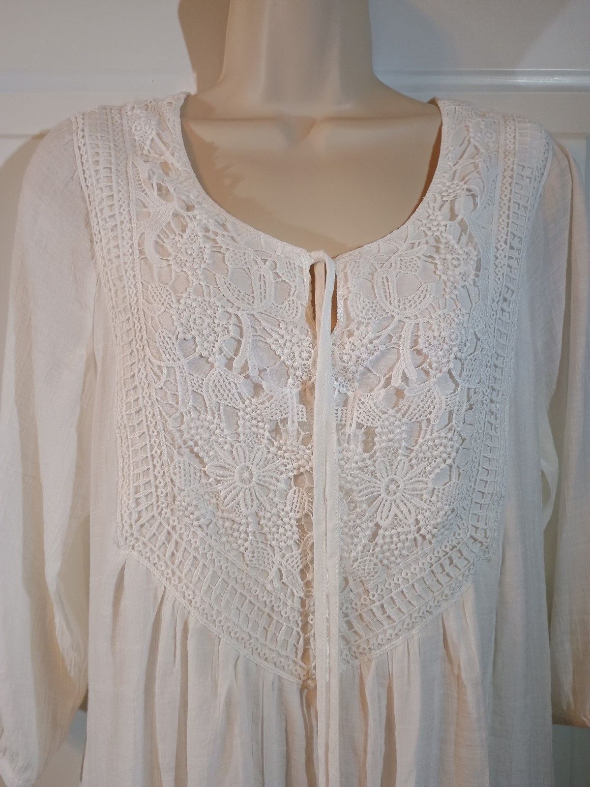Indigo Rose 3/4 Sleeve Gauze & Lace Knee Length Beaded Tie White Swing Dress M