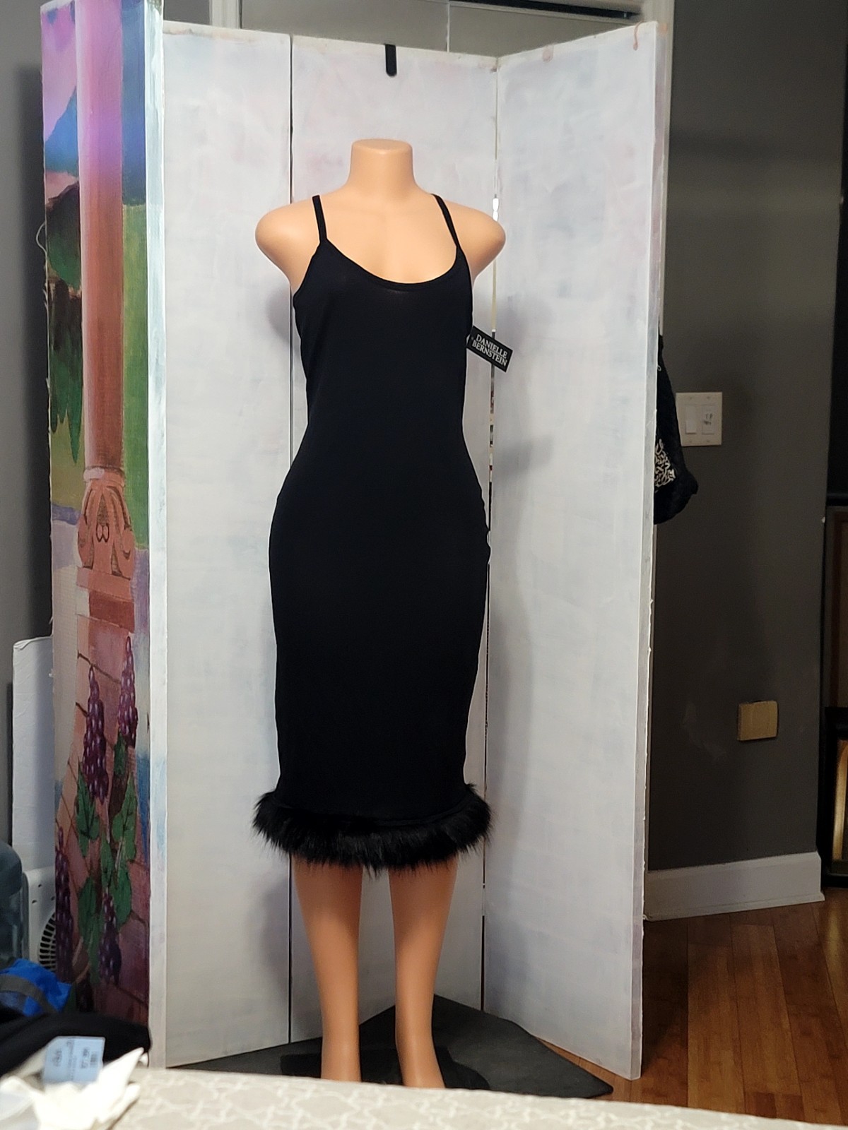 NWT $99 DANIELLE BERNSTEIN Size Lg Sexy Lightweight Sweater Dress Faux Fur