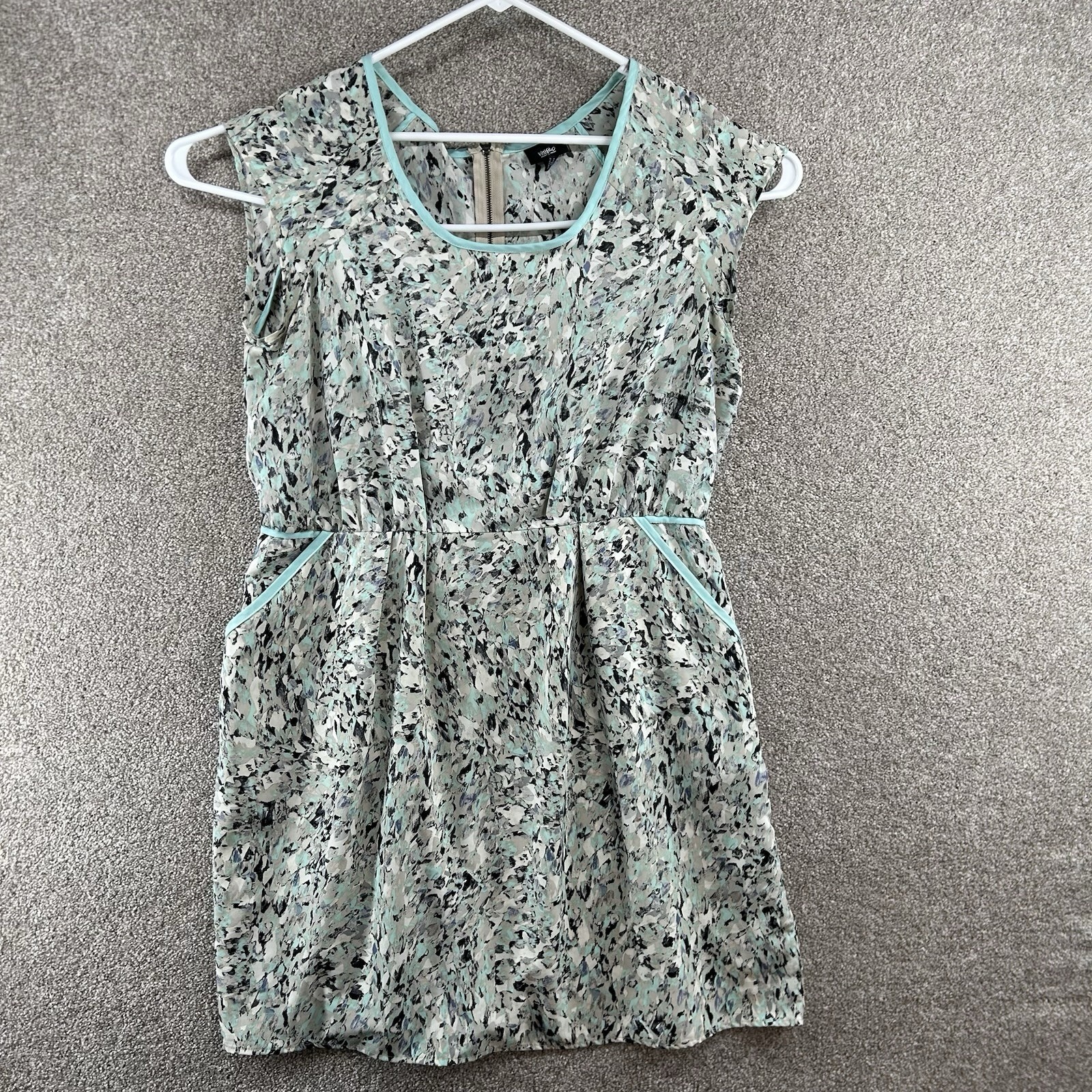 Mossimo Women’s Dress Size 2XL Multicolor Front Pockets Back Zip Closure