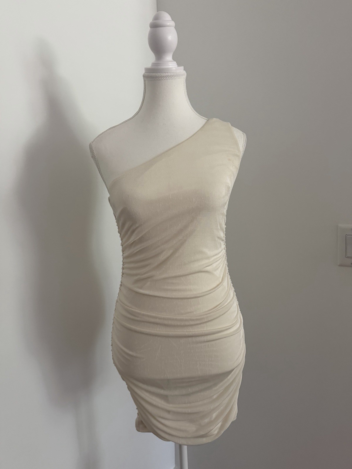Forever 21 Beige Solid One Shoulder Ruched Bodycon Mini Party Dress Size S
