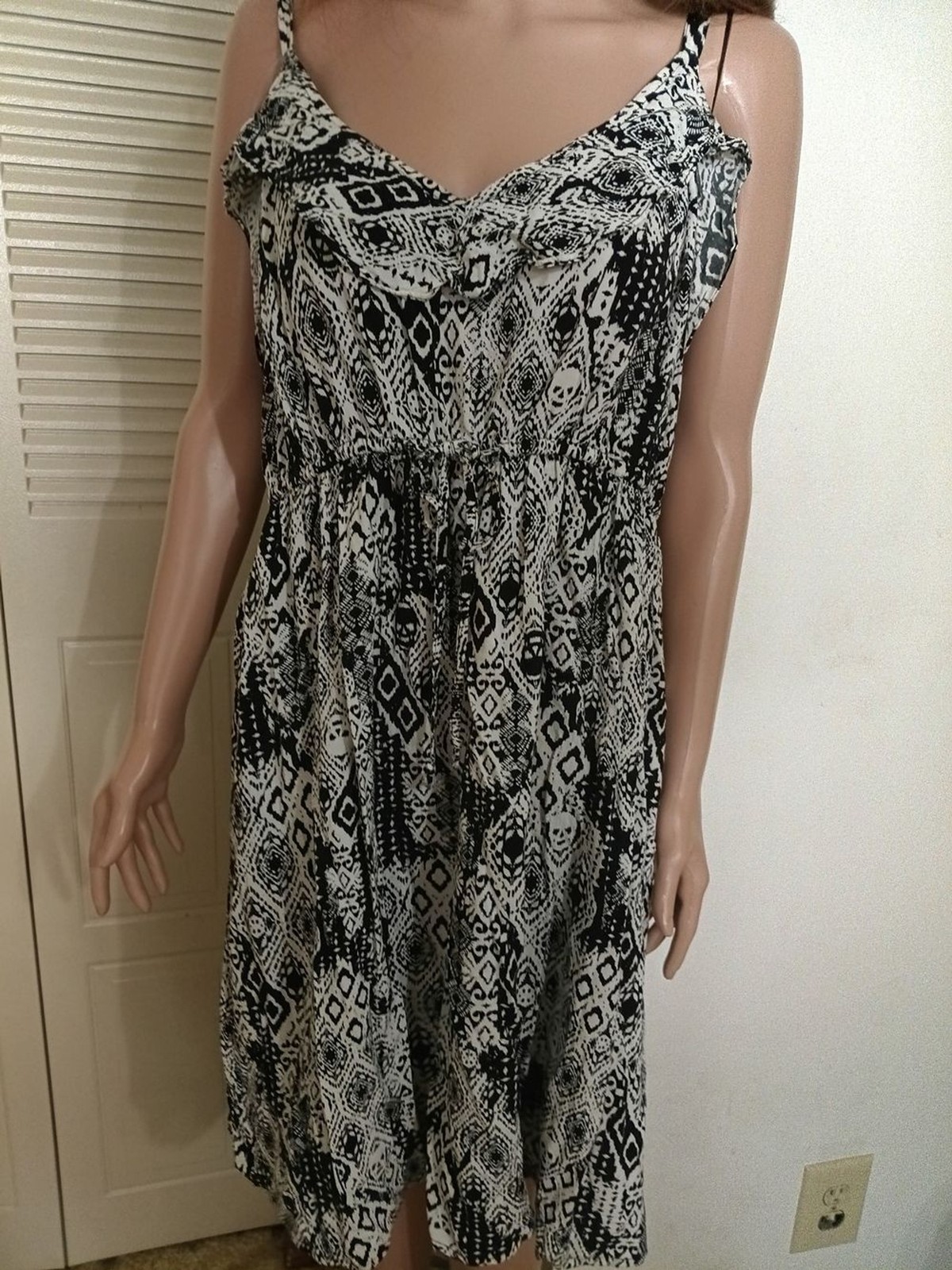 torrid Black & White Printed Spaghetti Strap Midi Dress