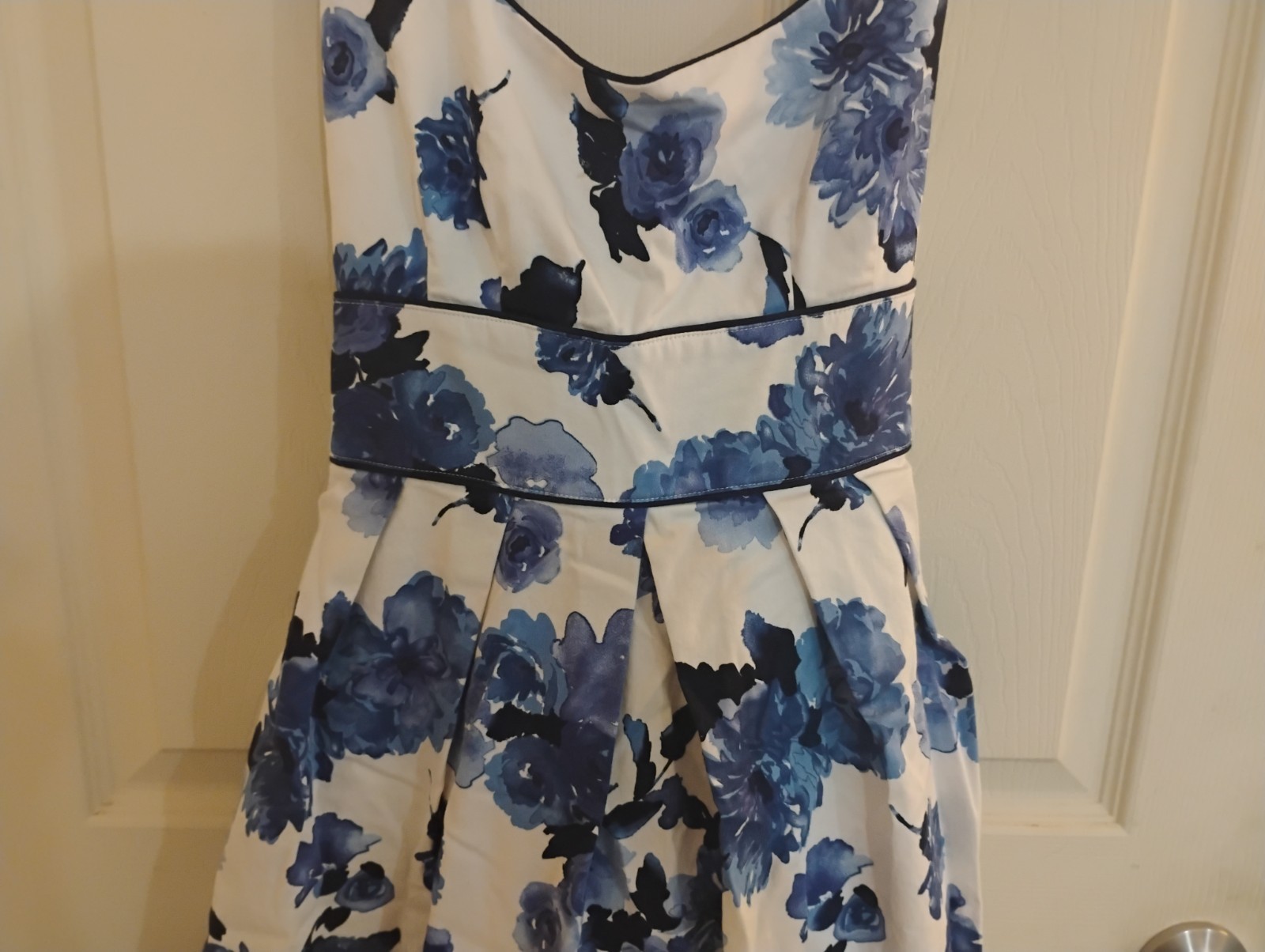 Teeze Me Fit Flare Dress Size 7 Juniors White Blue Floral Pleated Sleeveless