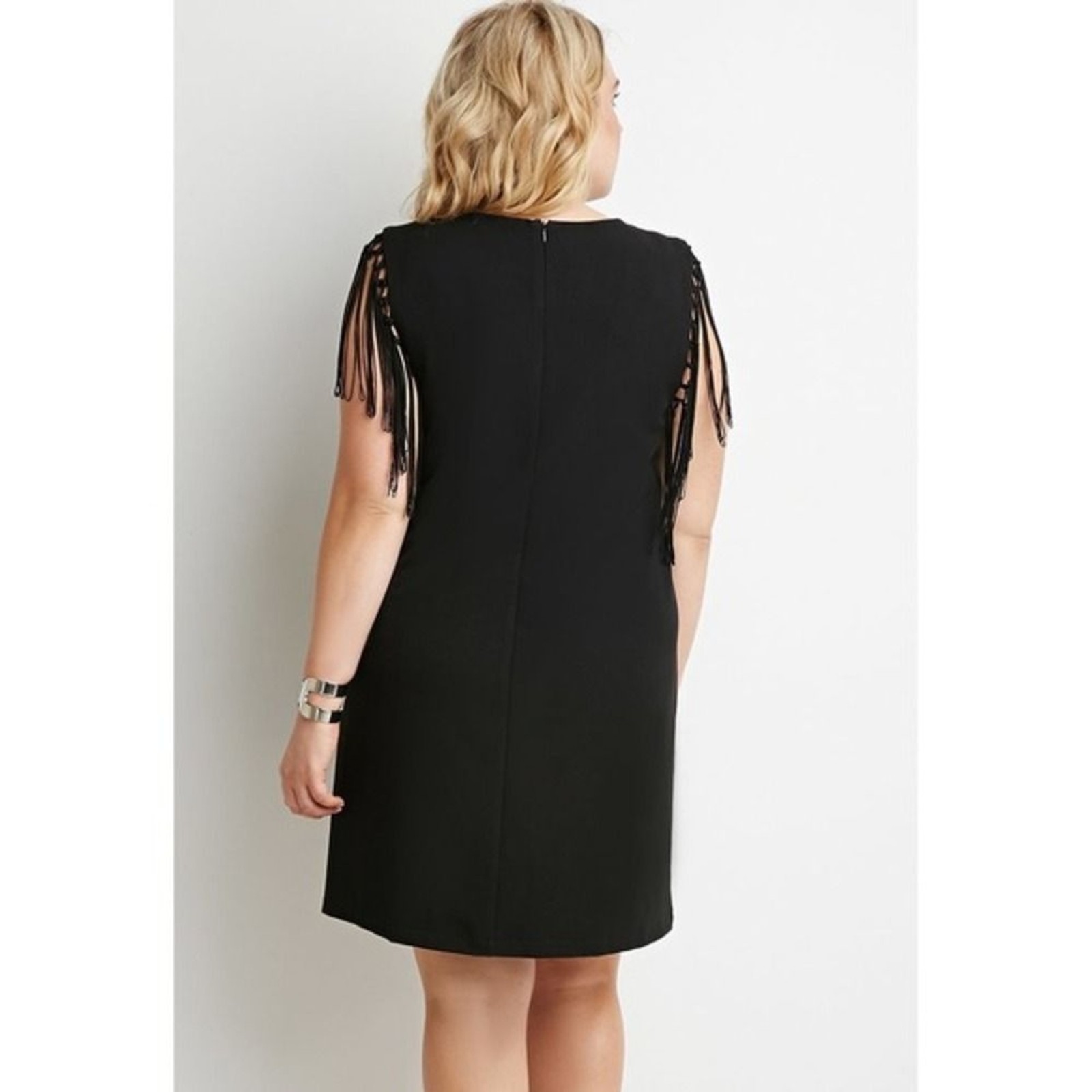 Forever 21 Dress Size Medium M‎ Black Knotted Fringe Trim Shift