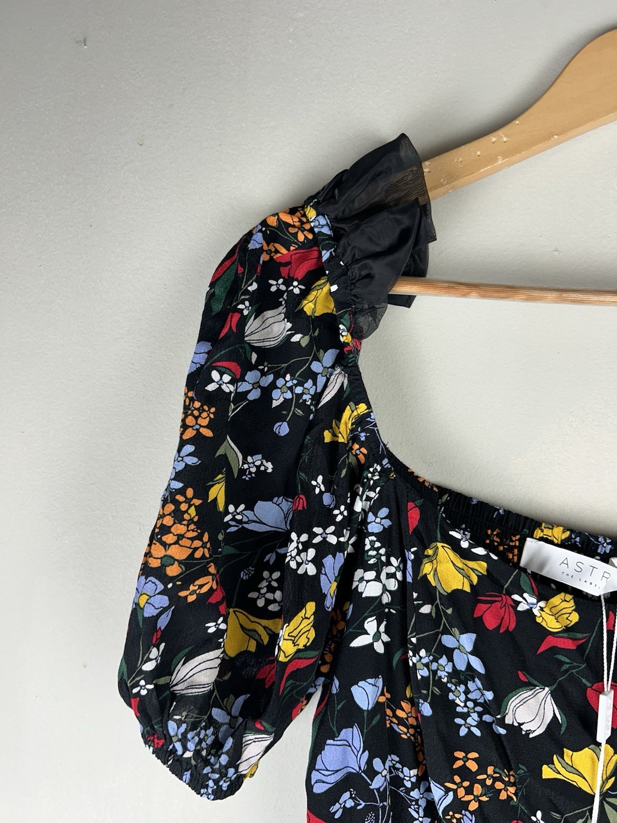 ASTR the label Black Floral Puff Short Sleeve Midi Dress Medium Smocked Back