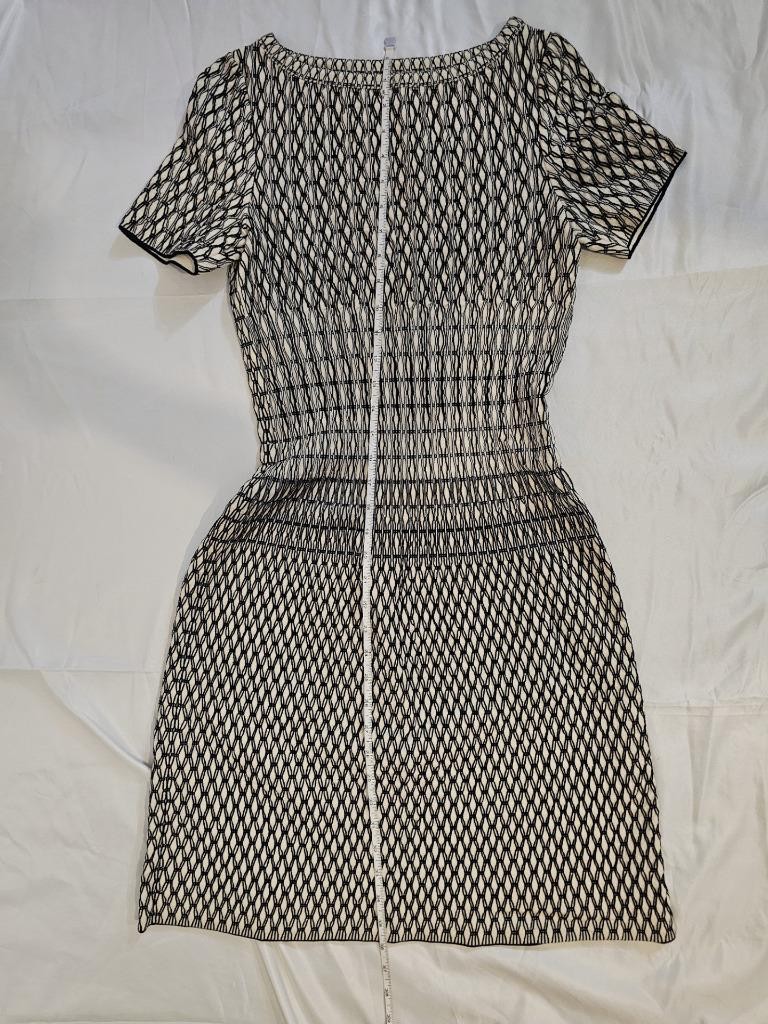 ALAÏA Paris Bodycon Short Sleeve Honeycomb Knit Silk Blend Dress – M (42)