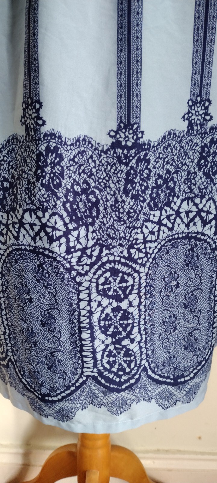 KUSHI Size 10 Light BLUE Pattern Lightweight Sleeveless DRESS