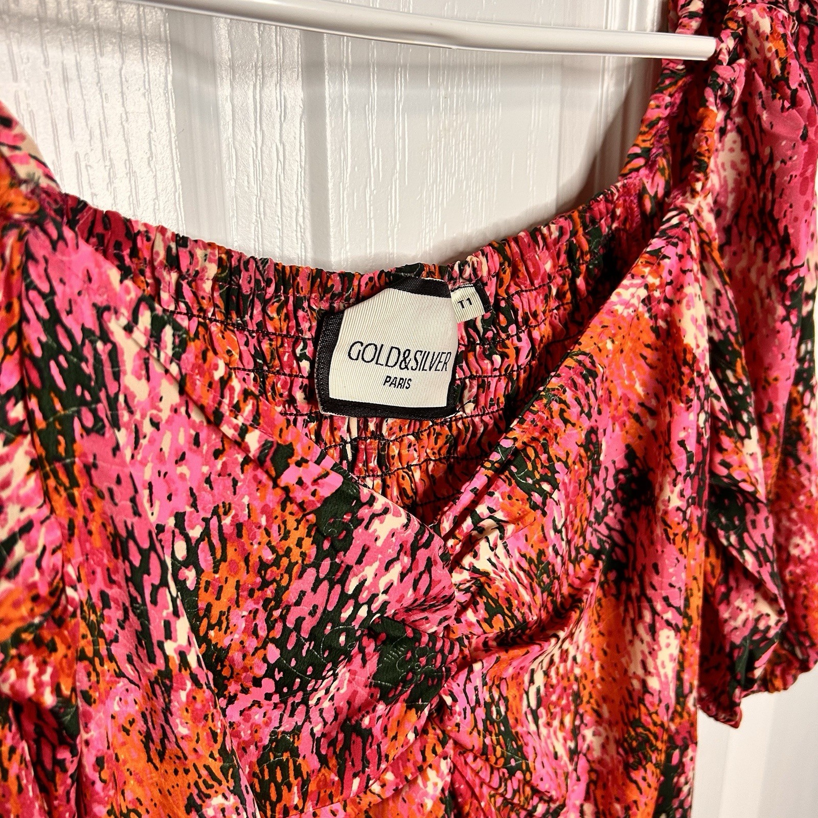 Gold & Silver Paris Women’s Small Vibrant Pink Black Mini Dress Puff Sleeves