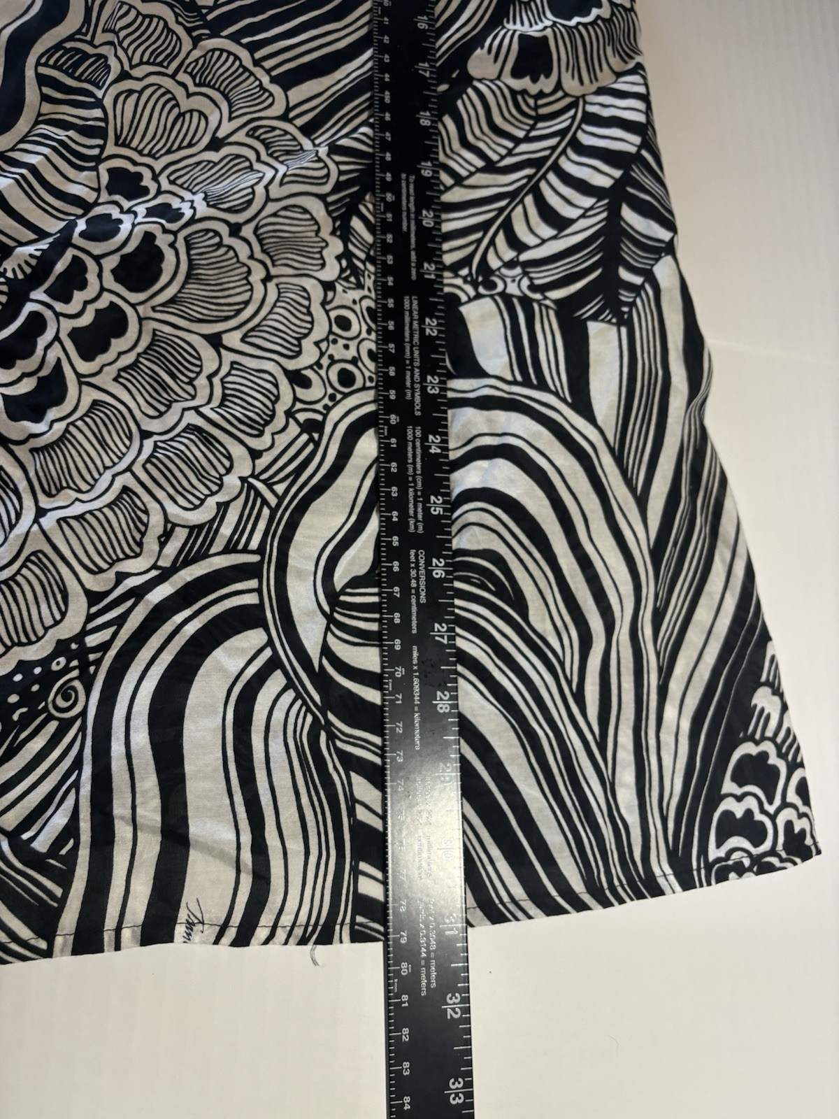 TRINA TURK black and white floral graphic print halter shift dress XS silk