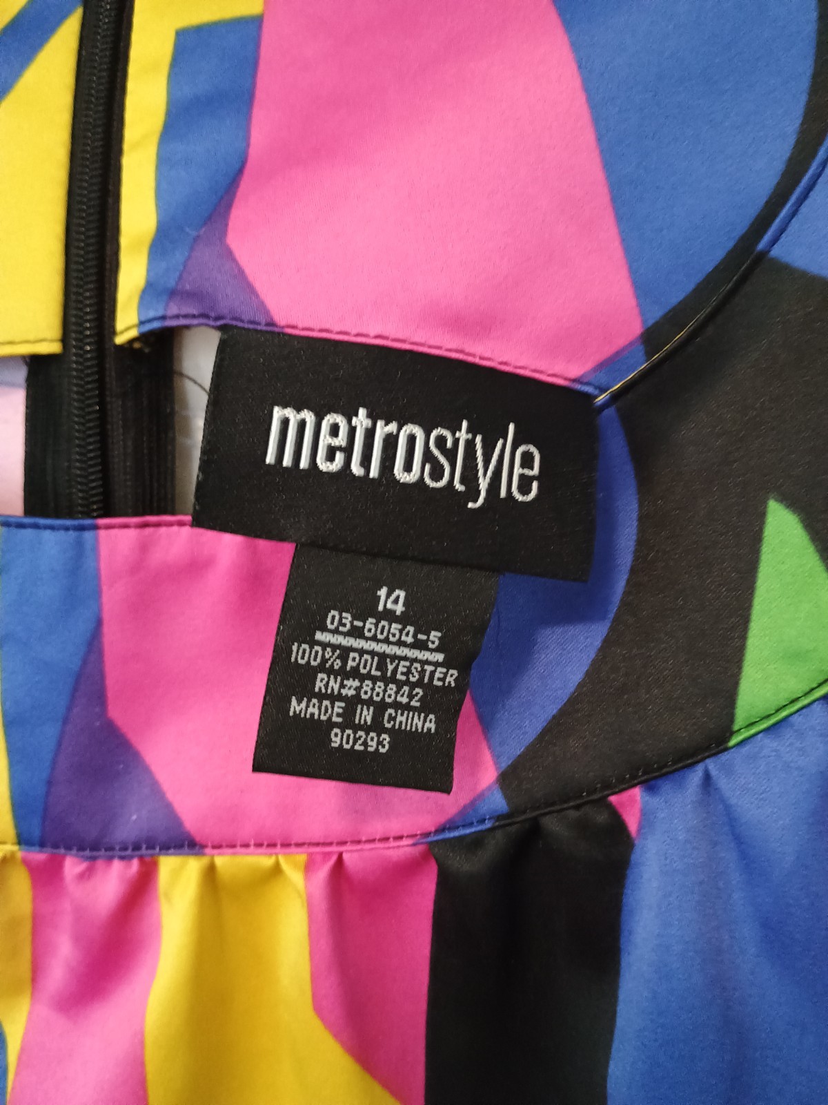 Metrostyle Rainbow 70s Mod Dress 14 Silky Geometric Cap Sleeve Scoop Neck Mini