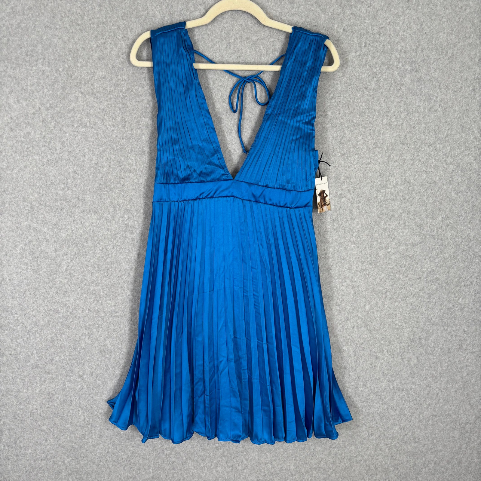 Sincerely Jules Dress Medium Blue Satin Pleated Cord Flowy Party Cocktail Cruise