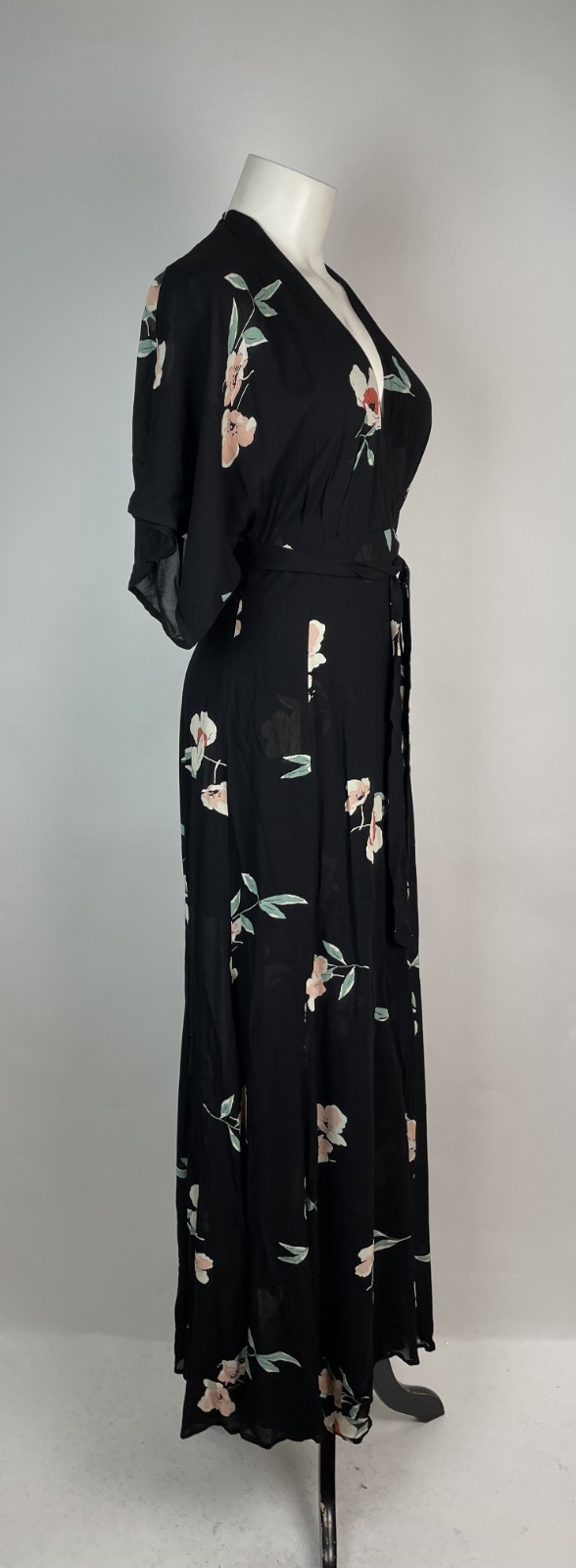 NWT NEW Reformation Wrap Midi Dress Size XS Quarter sleeves Black W/Floral print