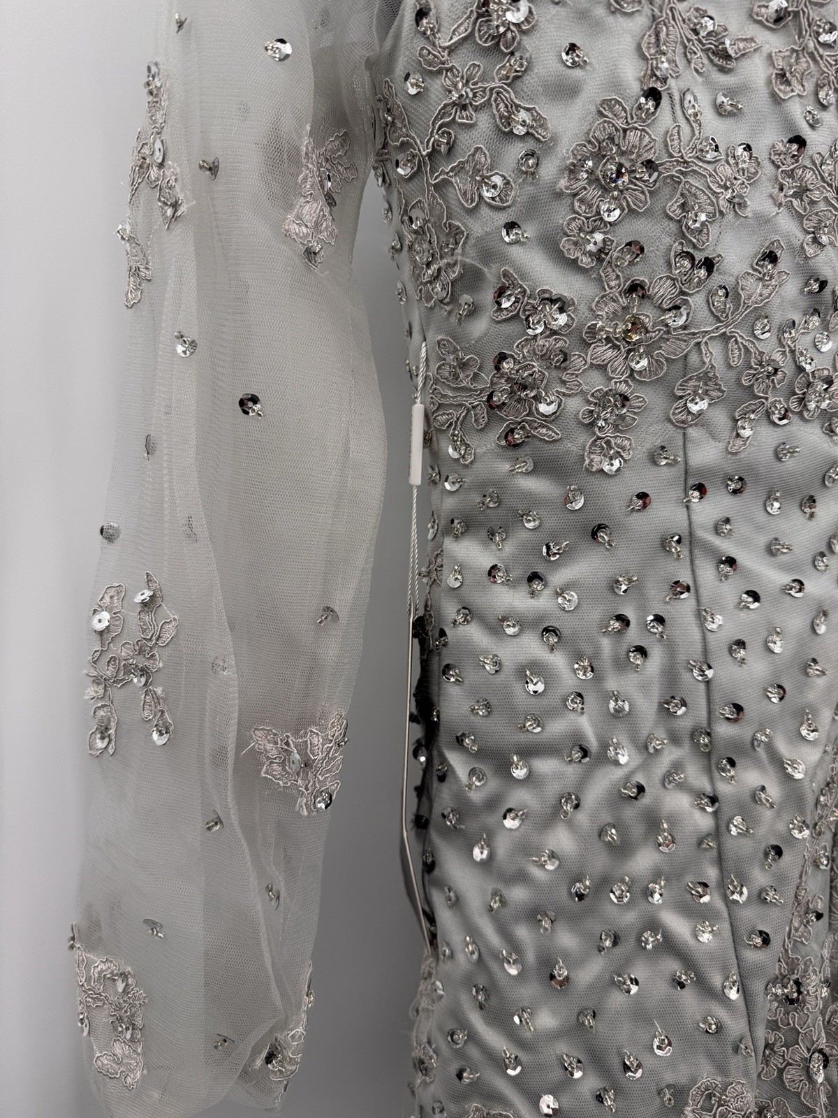 IZIDRESS Silver Heavily Sequined Beaded Lace V-Neck Short Sheath Dress 32″ Chest