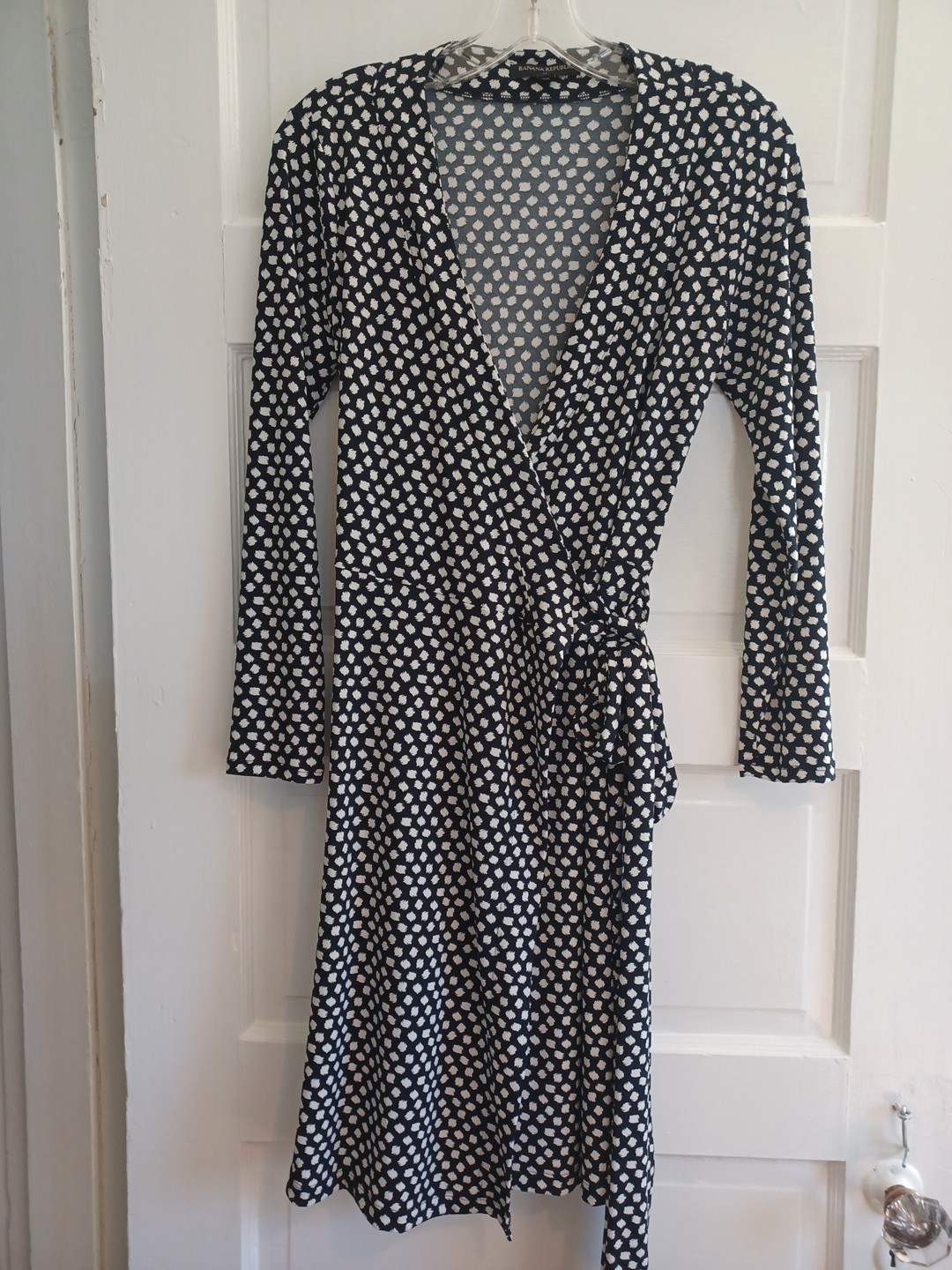 Banana Republic black/white knit wrap dress SPetite stretch office all seasons