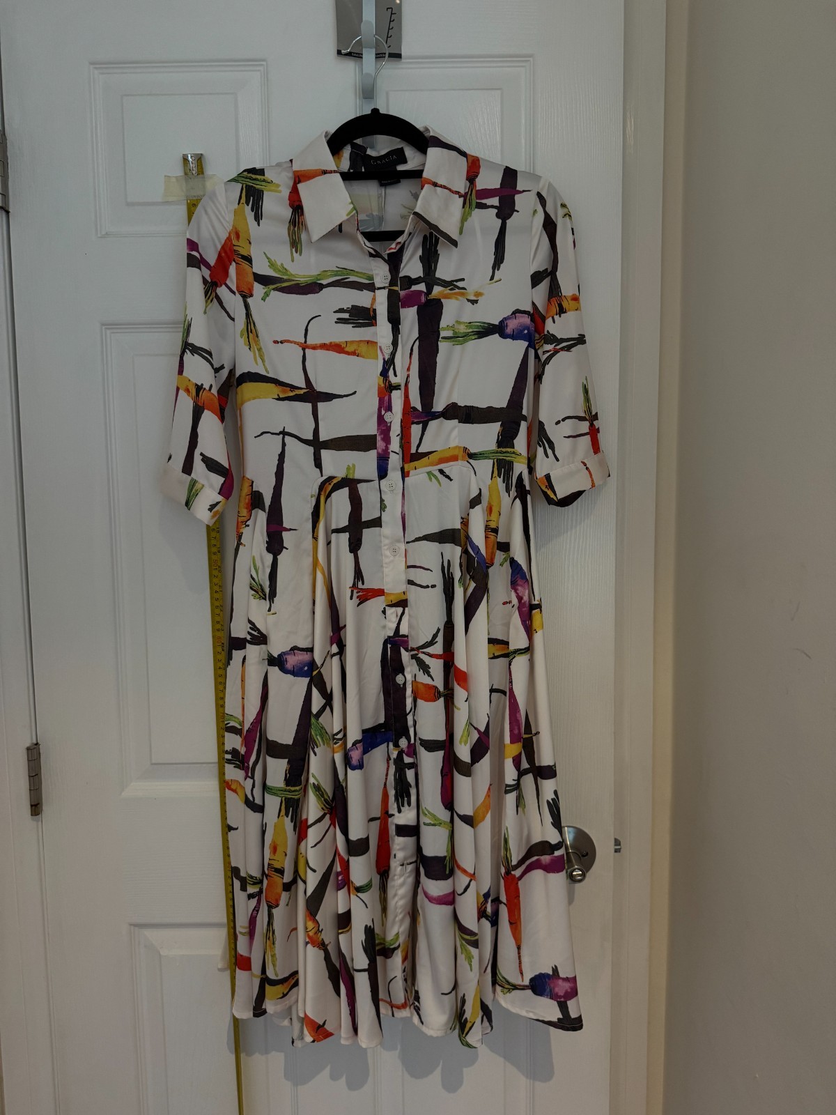 Gracia Beautiful colored dress,medium sleeves,buttoned, M,China. Good condition
